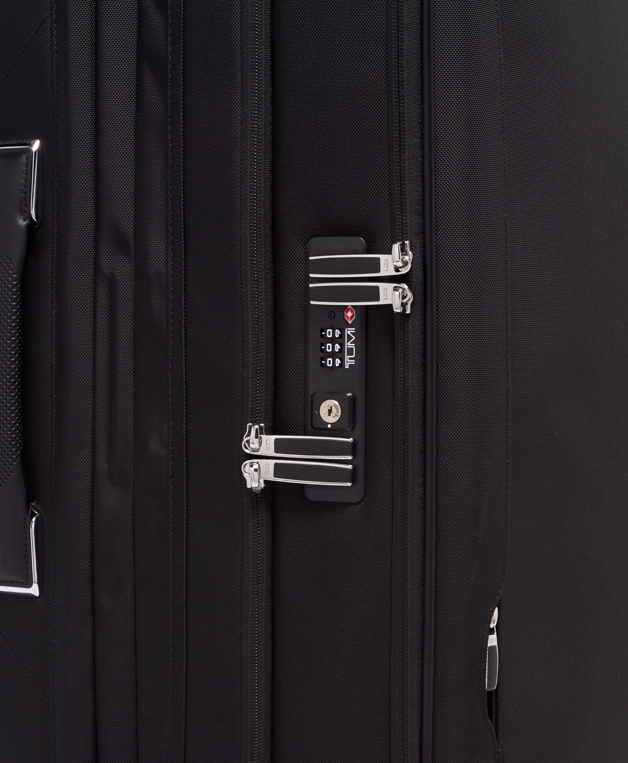 Tumi Arrivé Extended Trip Dual Access 4 Wheeled Large Luggage Suitcase - Spacious Carry-On for Business Travel & International Vacations