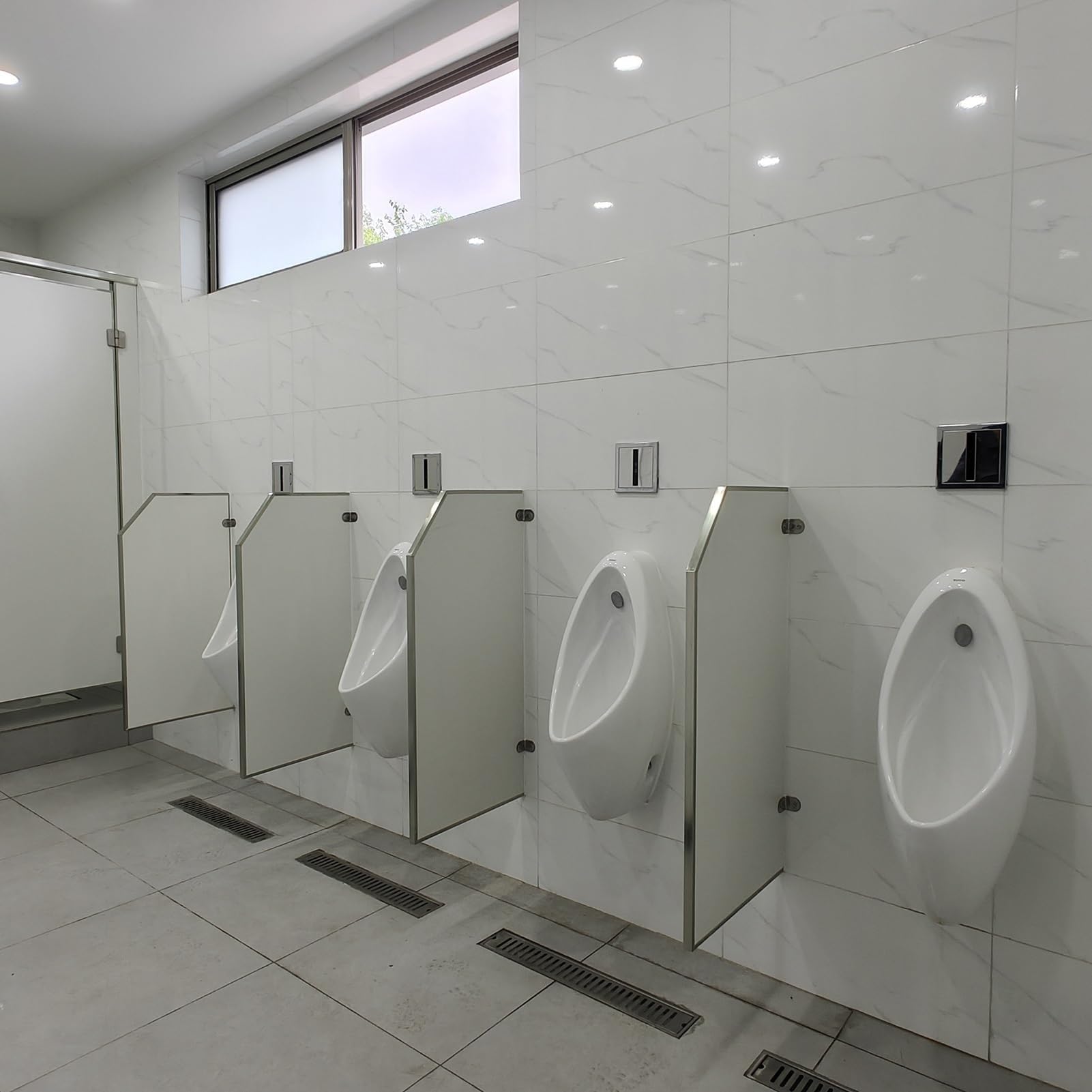 Wall-Mounted Urinal Partition Screen for Men - Privacy Divider for Public Restrooms, Bathrooms & Schools - Durable Toilet Privacy Panel (1PC) - Ideal for Commercial Spaces, Office Buildings & High-Traffic Areas