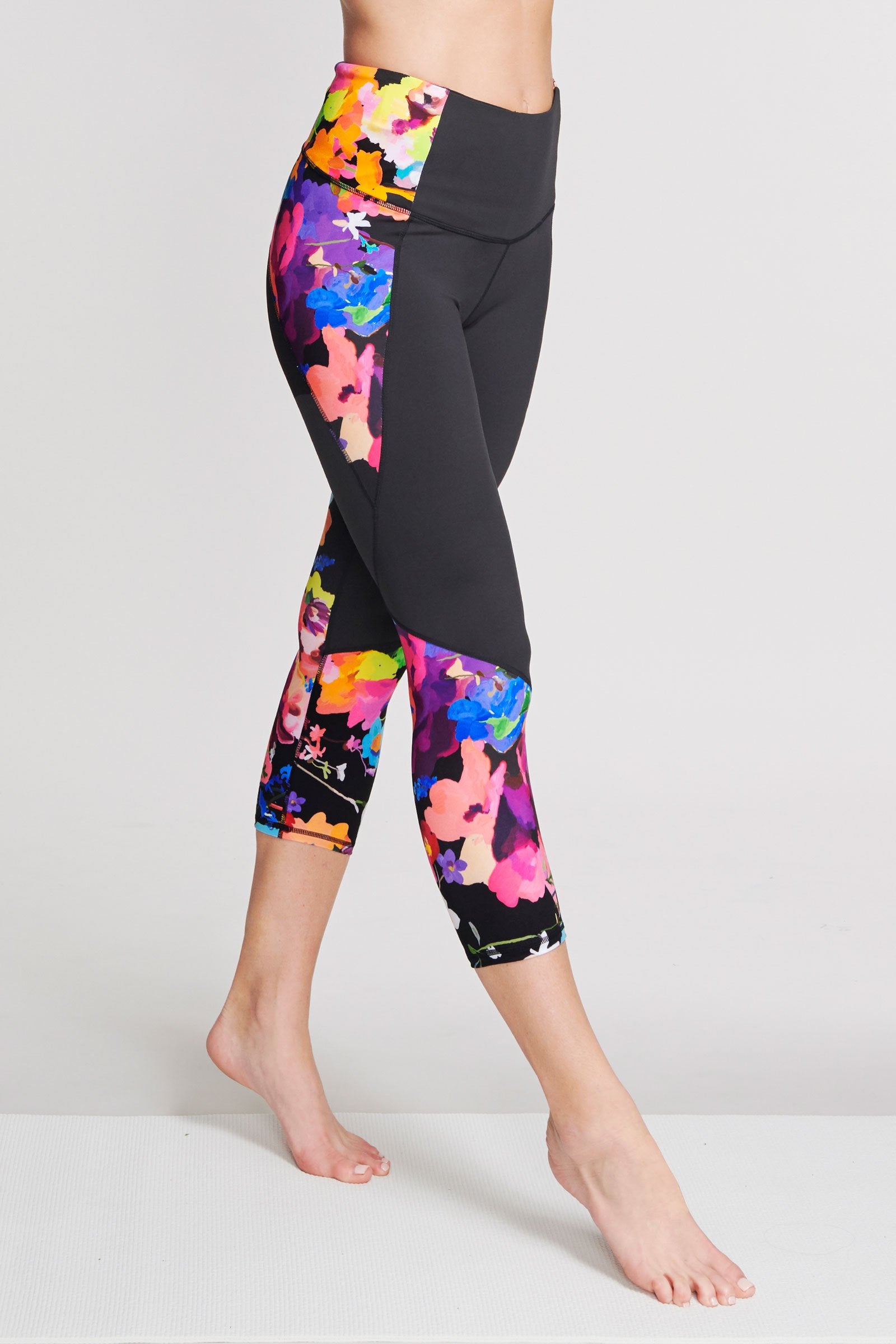 High Waisted Slimming Capri Leggings for Women - Tummy Control Workout Yoga Pants in Le Jardin Floral Print - Perfect for Gym, Running & Casual Wear