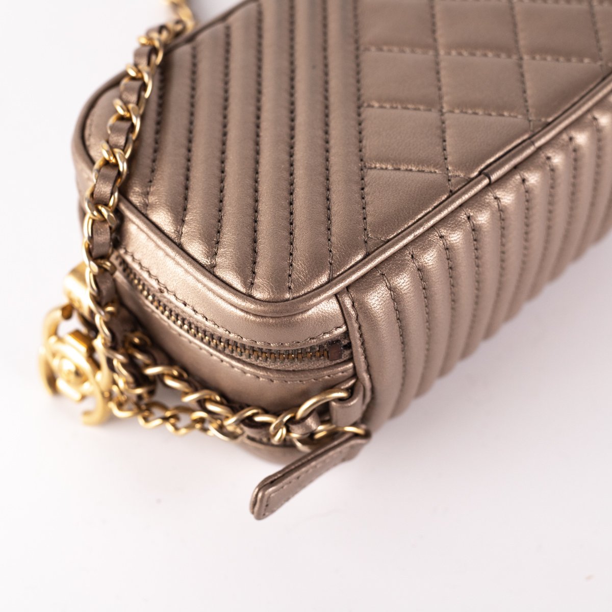 Chanel Calfskin Leather Crossbody Bag in Nude - Luxury Designer Handbag for Women, Perfect for Everyday Use, Date Nights & Special Occasions