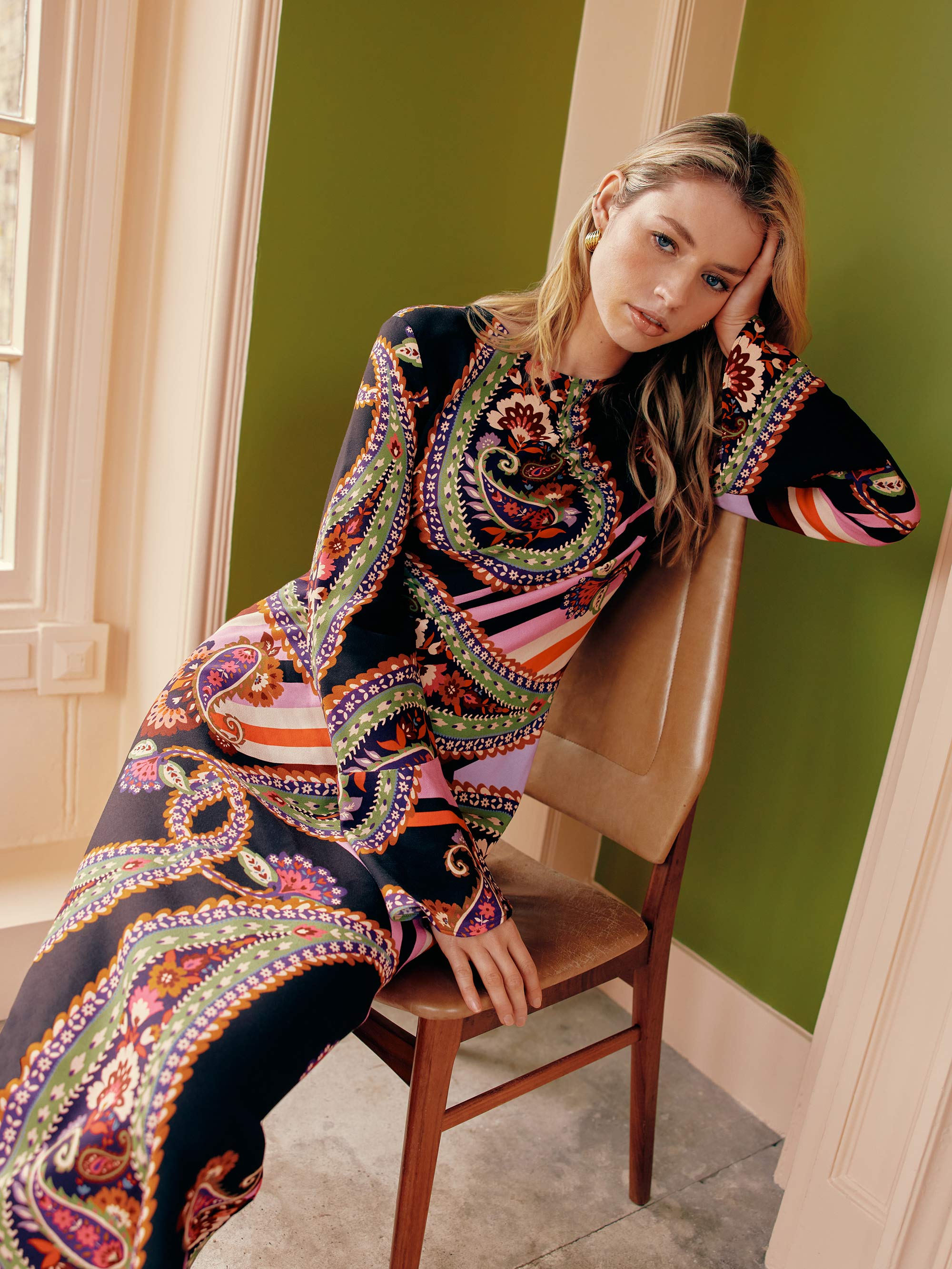 Elegant Multi Paisley Print Flute Sleeve Maxi Dress for Women - Boho Chic Summer Beach Dress for Vacations & Outdoor Parties