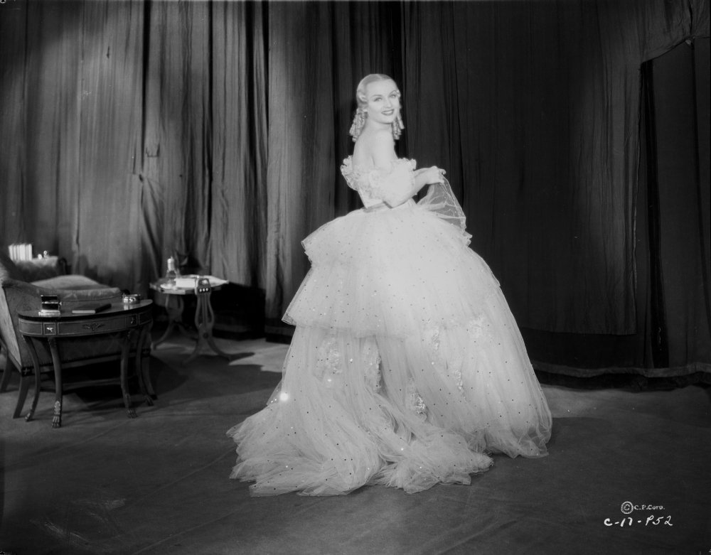 Vintage Carole Lombard Lace Gown Photo Print - 10x8 Inches Black & White Hollywood Glamour Wall Art - Perfect for Classic Film Decor, Vintage Home Décor & Old Hollywood Theme Parties