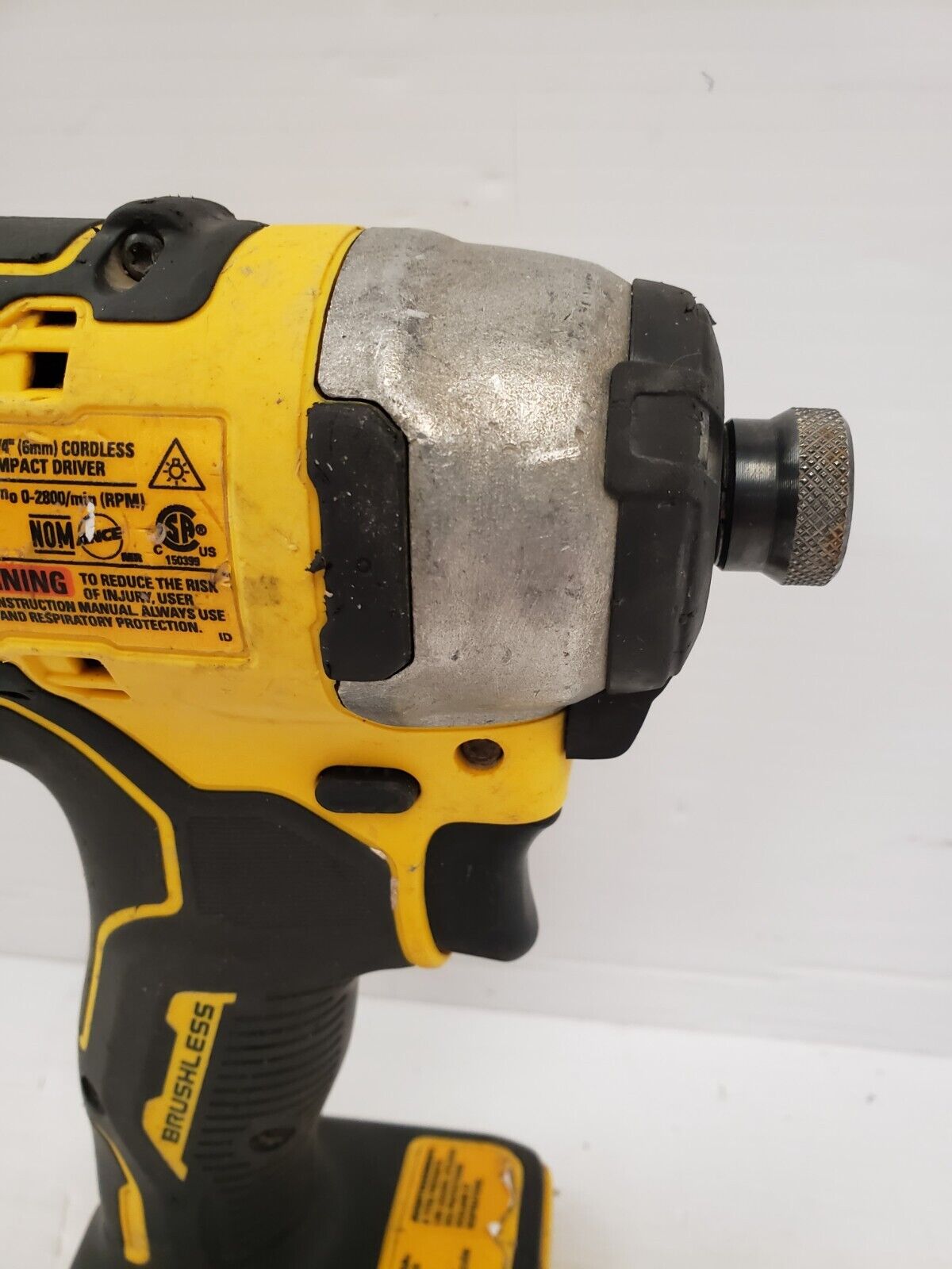 DEWALT DCF890 20V MAX XR Brushless 1/2 Inch Impact Wrench with Hog Ring Anvil - Heavy Duty Power Tool for Automotive Repair, Construction & DIY Projects