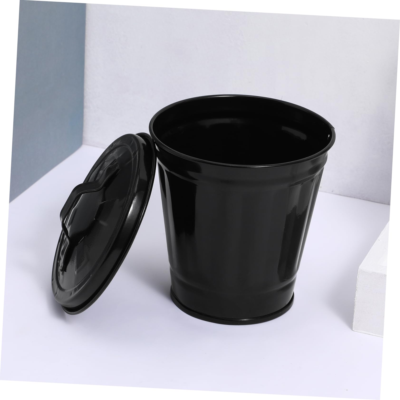 UKCOCO 1pc Adorable Trash Can with Lid - 5L Small Garbage Bin for Kitchen, Bathroom, Office & Dorm - Leakproof Waste Container Doubles as Decorative Flower Pot (White) | Perfect for Recycling, Home Organization & Small Space Storage