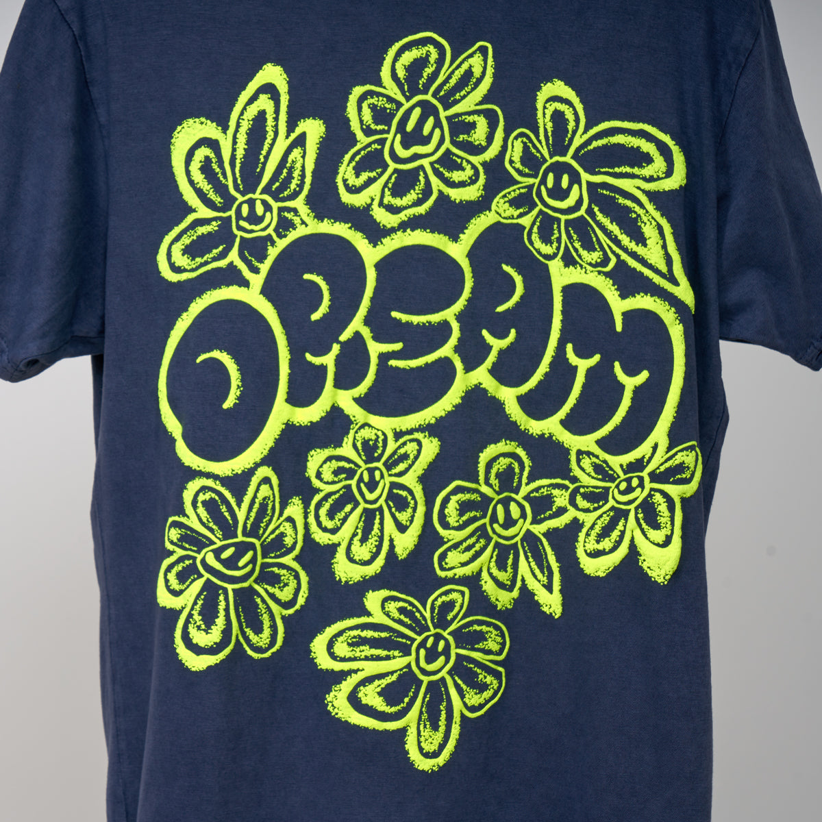Dream Daisy T-Shirt with Puff Ink Design - Women's Fashion Graphic Tee for Casual Wear, Street Style & Summer Outfits