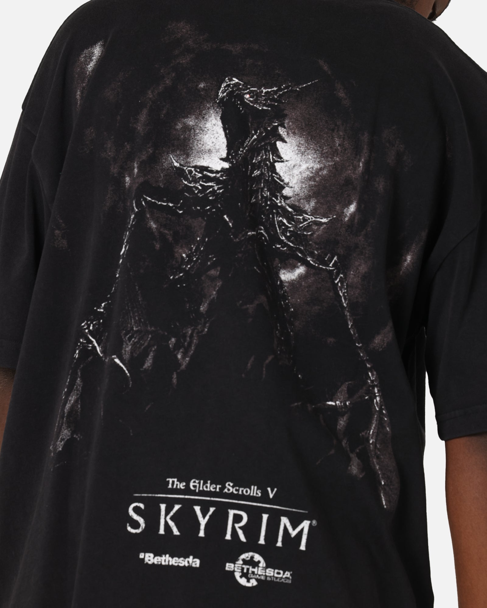 73 Studio X The Elder Scrolls V: Skyrim '11 Dragonborn Vintage Black Acidwash T-Shirt - Retro Gaming Tee for Skyrim Fans & Fantasy RPG Lovers