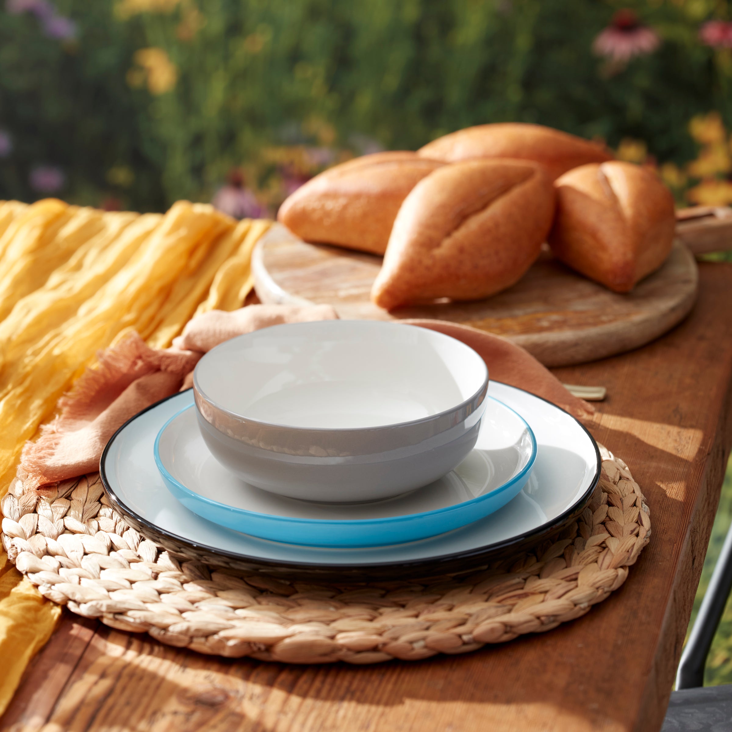 24-Piece Turquoise Dinnerware Set - 7 Vibrant Colors, Durable Porcelain Plates, Bowls & Mugs - Perfect for Family Dinners, Parties & Restaurant Use