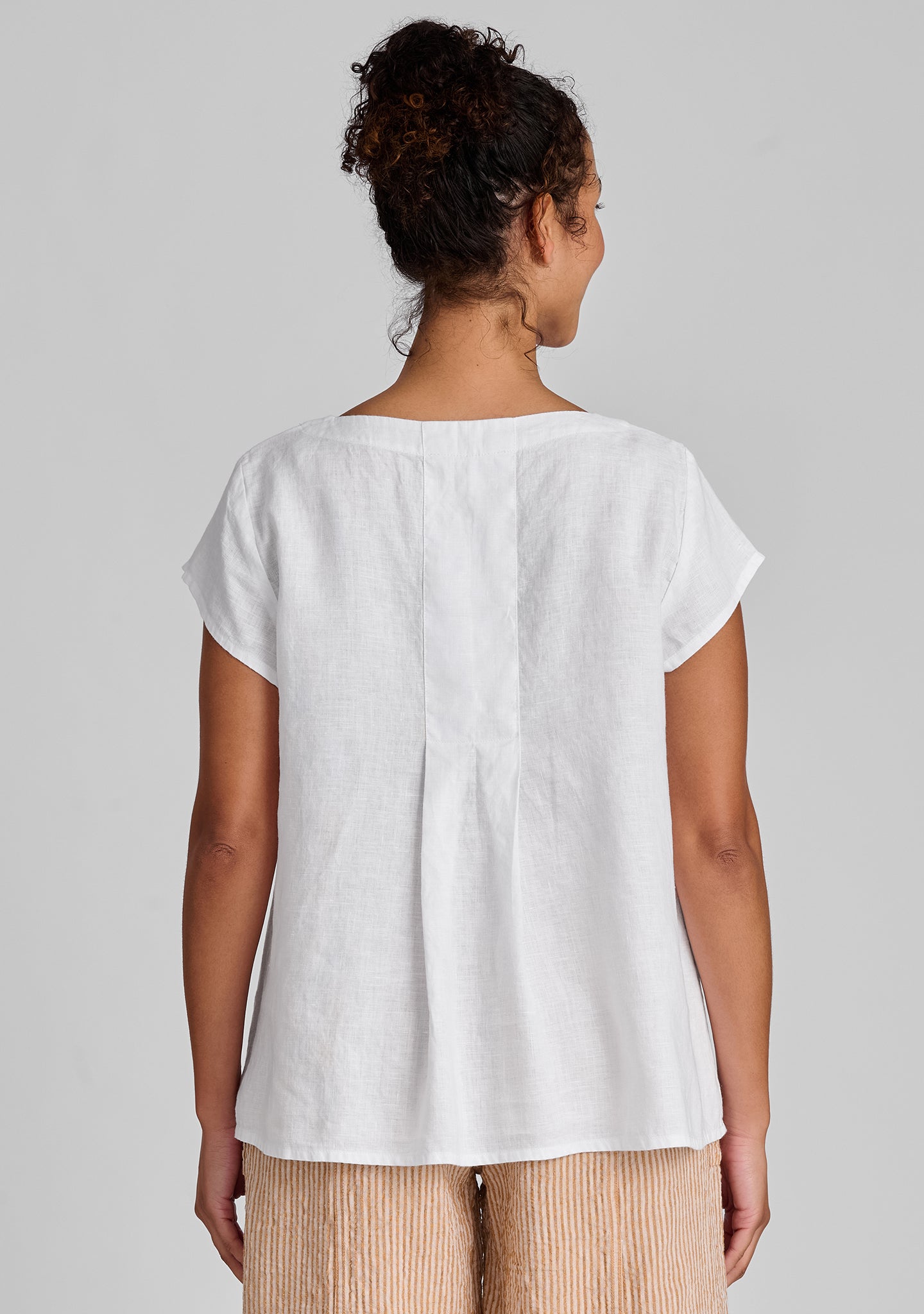Tuck Back Tee - Soft Linen T-Shirt for Women | Breathable & Comfortable Summer Top | Perfect for Casual Wear, Beach Outings & Layering