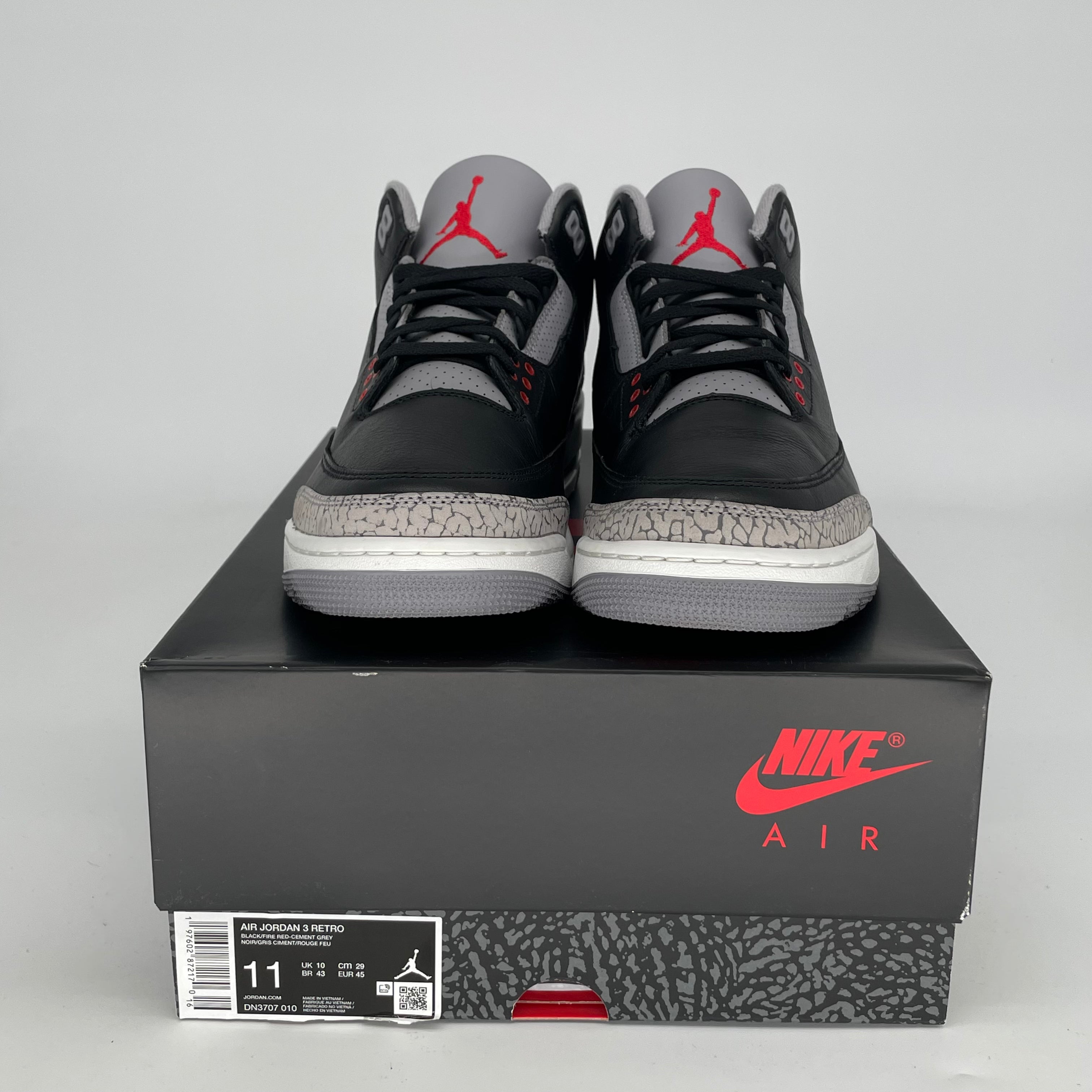 Original Air Jordan 3 Retro 'Black Cement' Men's Basketball Shoes Size 11 (DN3707-010) - Classic Sneakers for Streetwear & Basketball Court Performance