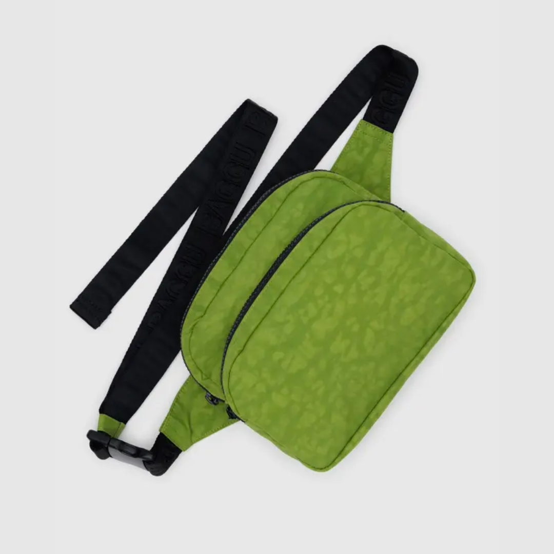 BAGGU Green Juice Fanny Pack - Waterproof Waist Bag for Running, Hiking & Travel - Hands-Free Crossbody Belt Bag for Men & Women