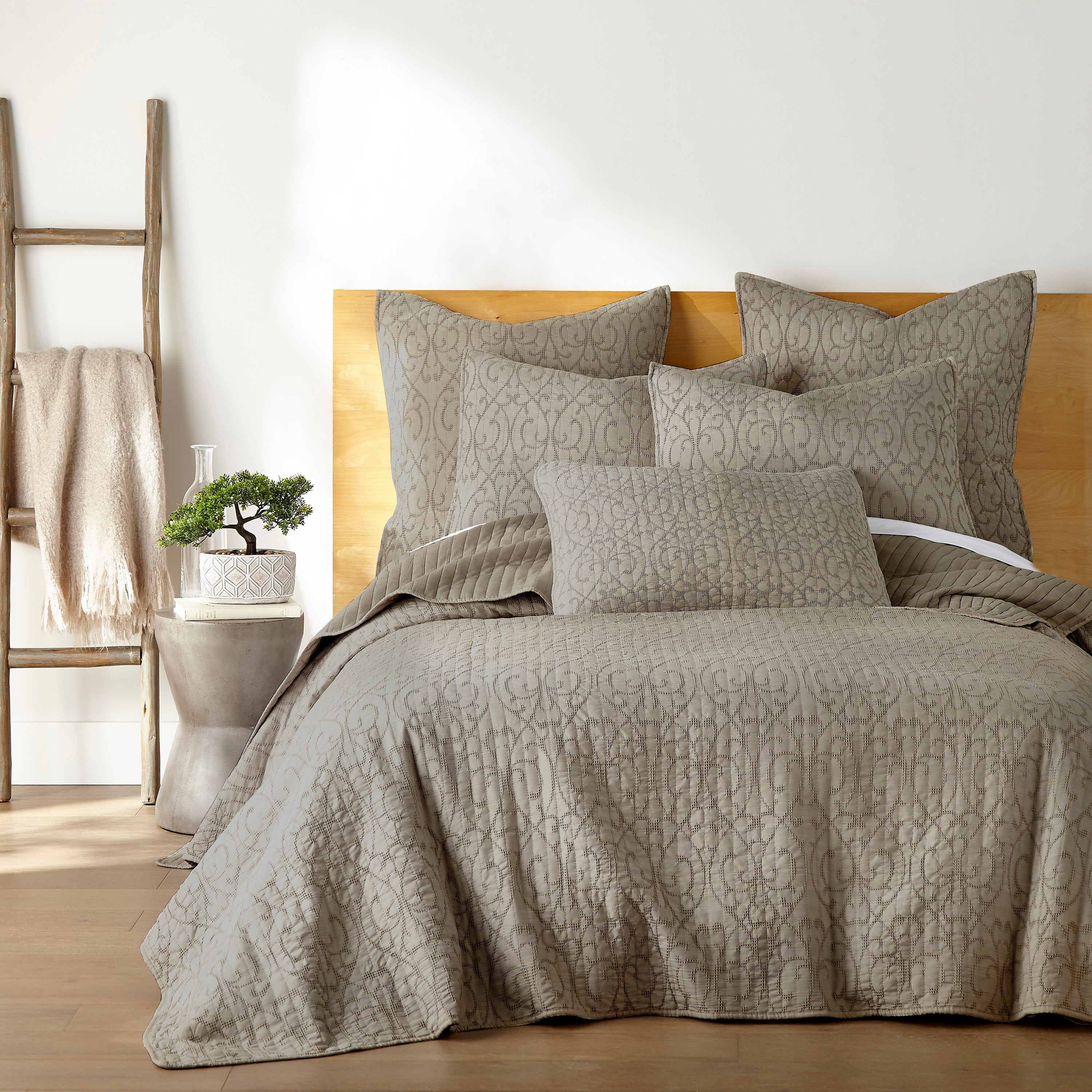 Taupe