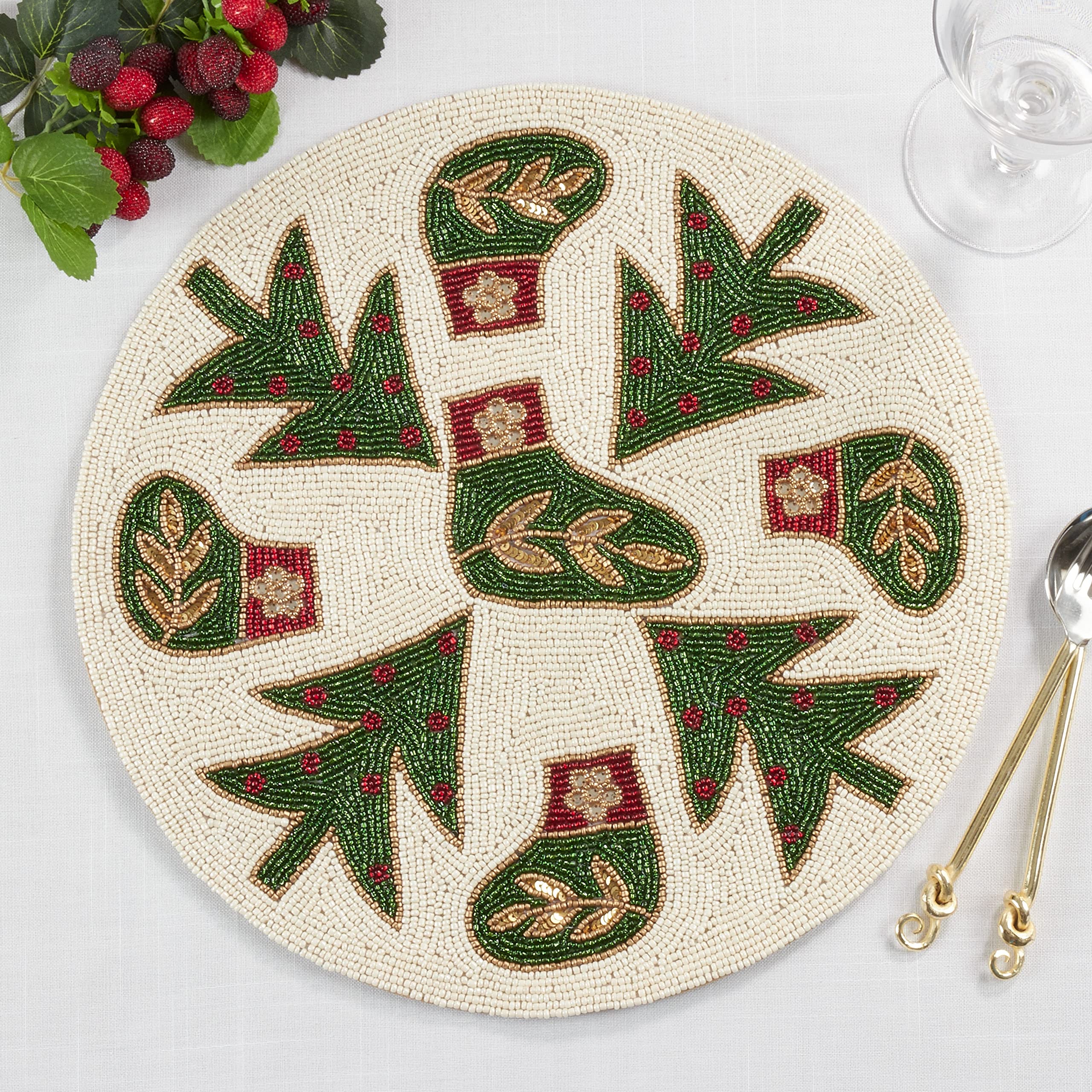 Christmas Tree Beaded Placemats Set of 4 - Holiday Table Decor with Festive Stocking Design, Round Red & Green Place Mats for Dining Table - Perfect for Christmas Dinner, Holiday Parties & Winter Home Decor
