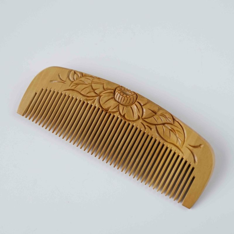 Handmade Japanese Tsuge (Boxwood) Comb with Hand-Woven Linen Case - Traditional Kyoto Hair Accessory for Women & Men | Perfect for Daily Styling, Gift Giving & Japanese Culture Enthusiasts