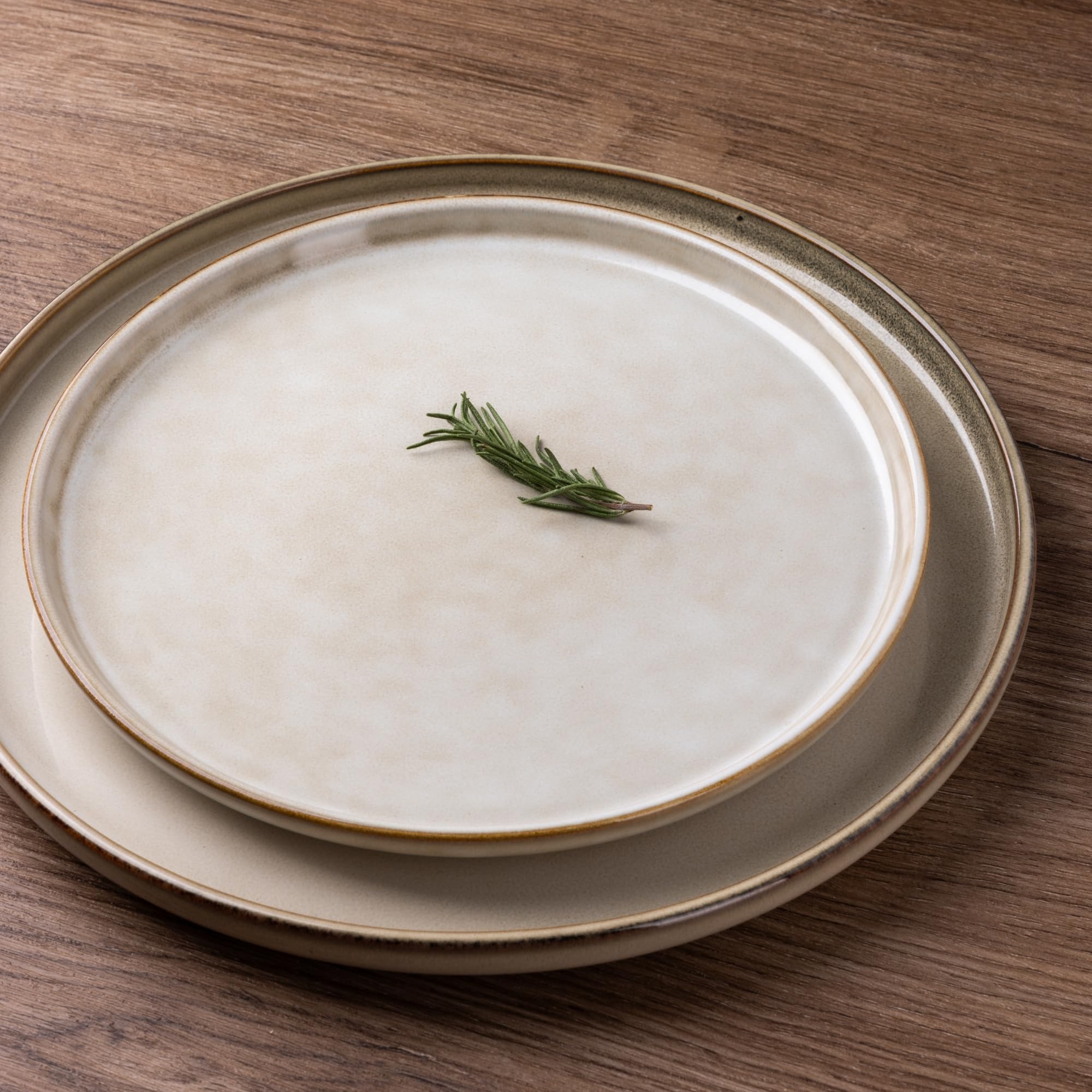 Premium 18-Piece Stoneware Dinnerware Set for 6 - Scratch Resistant Ceramic Plates & Bowls, Dishwasher & Microwave Safe, Reactive Glaze in Cappuccino - Perfect for Family Dinners, Restaurants & Entertaining Guests