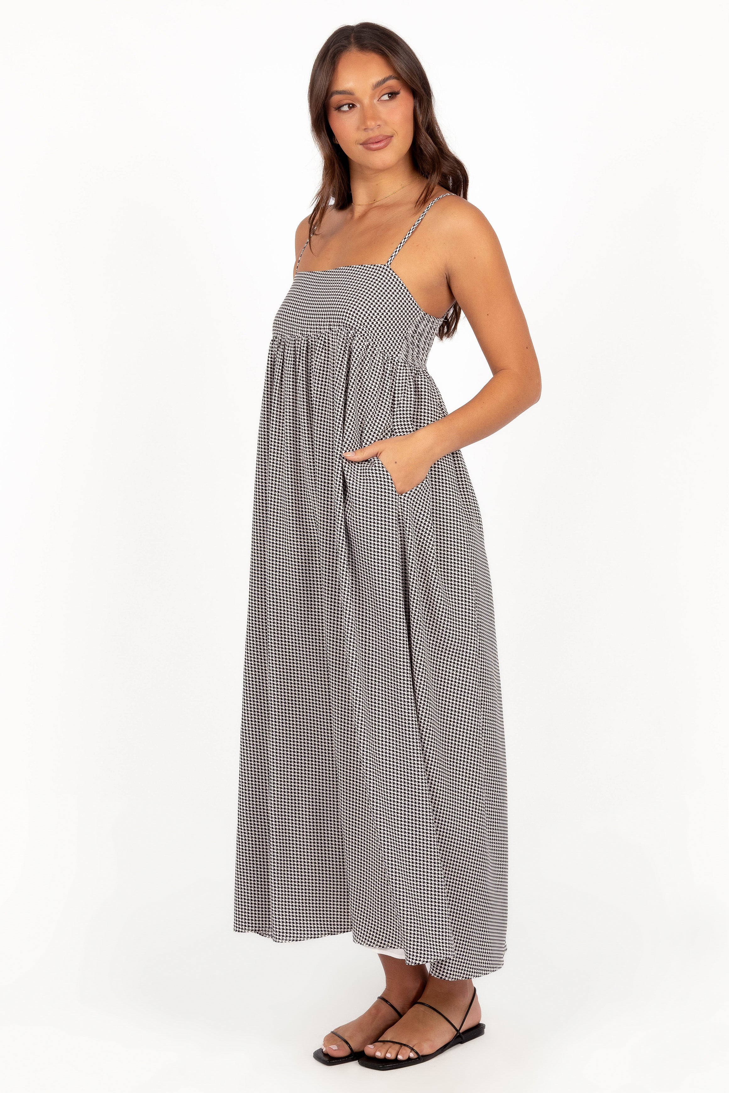 Stylish Andy Maxi Dress in Classic Herringbone Pattern - Perfect for Casual Outings, Beach Vacations & Summer Parties