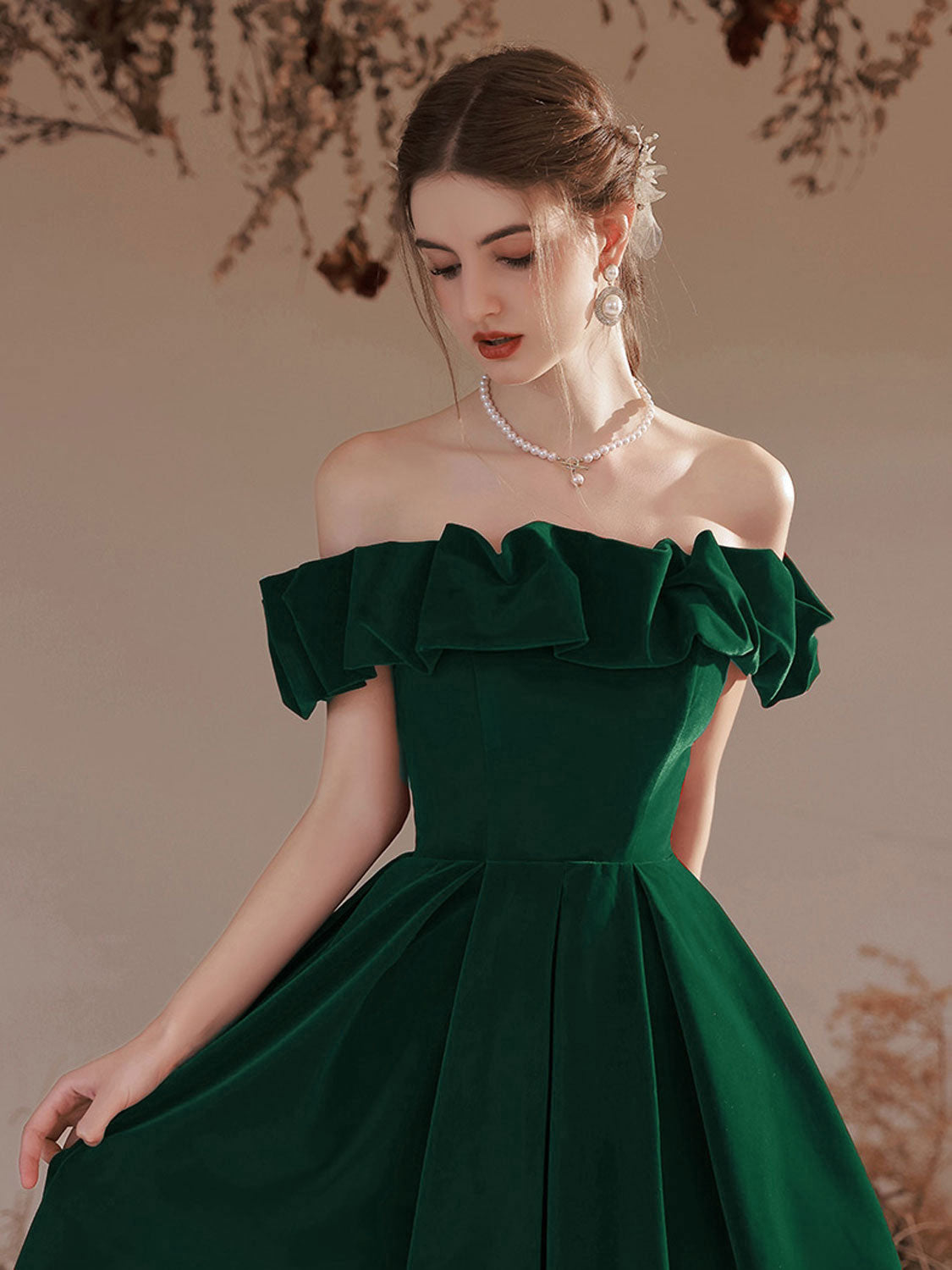 Elegant Off Shoulder A-Line Velvet Green Long Prom Dress for Women - Formal Evening Gown for Homecoming, Ball, Party & Special Occasions