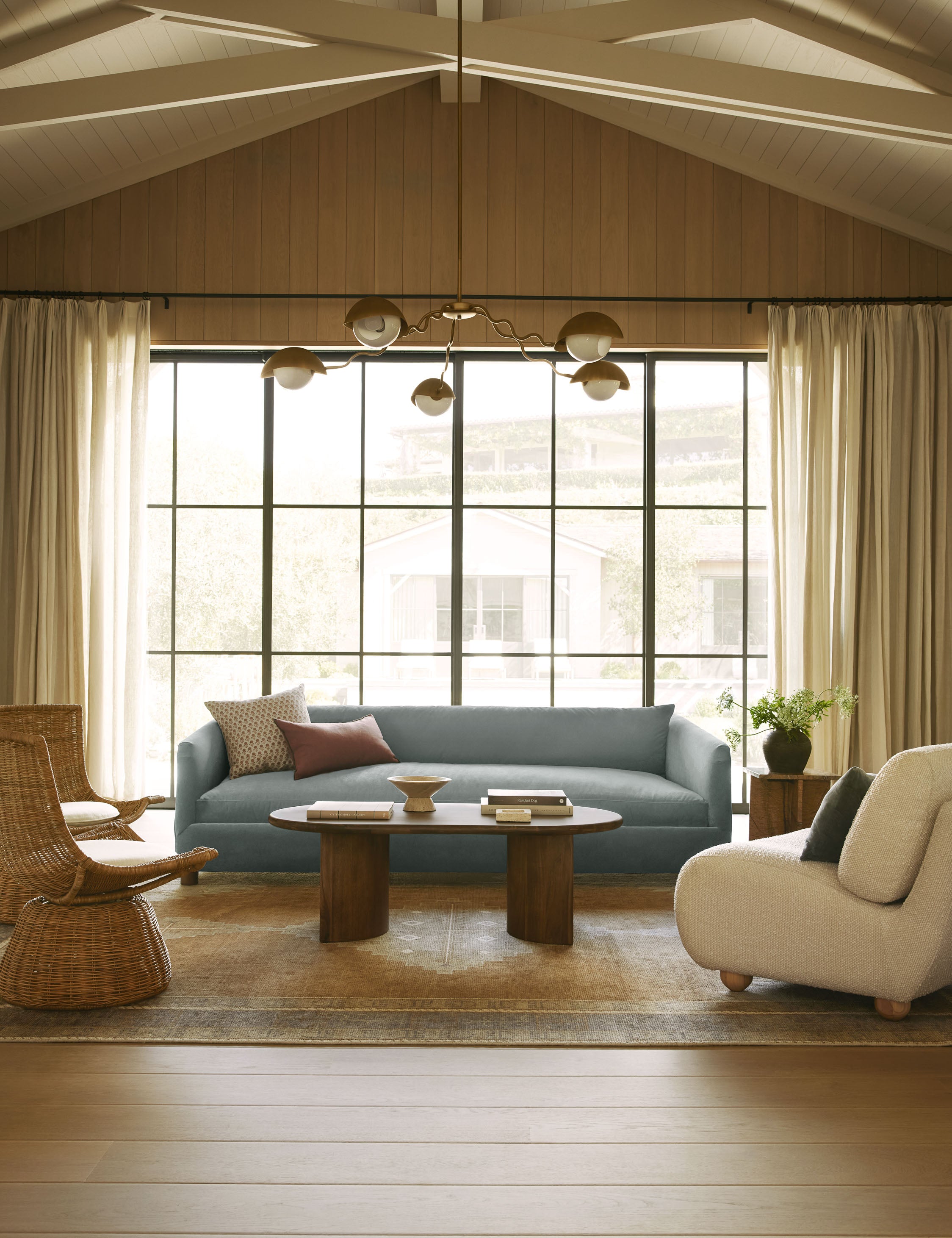 Modern Gilda Coffee Table - Mid-Century Style Wooden Living Room Table with Storage Shelf - Perfect for Small Spaces, Apartments & Cozy Homes
