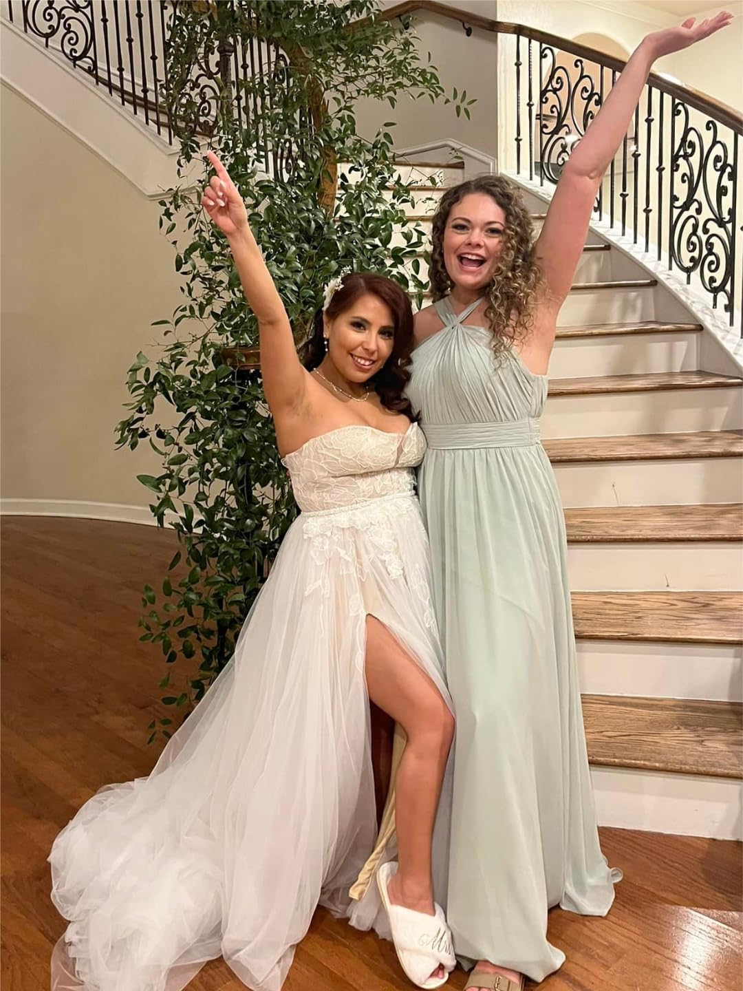 Elegant A-Line Long Pleated Chiffon Bridesmaid Dress for Women - 2024 Wedding Party Formal Gown - Perfect for Bridesmaids, Evening Banquets and Special Occasions