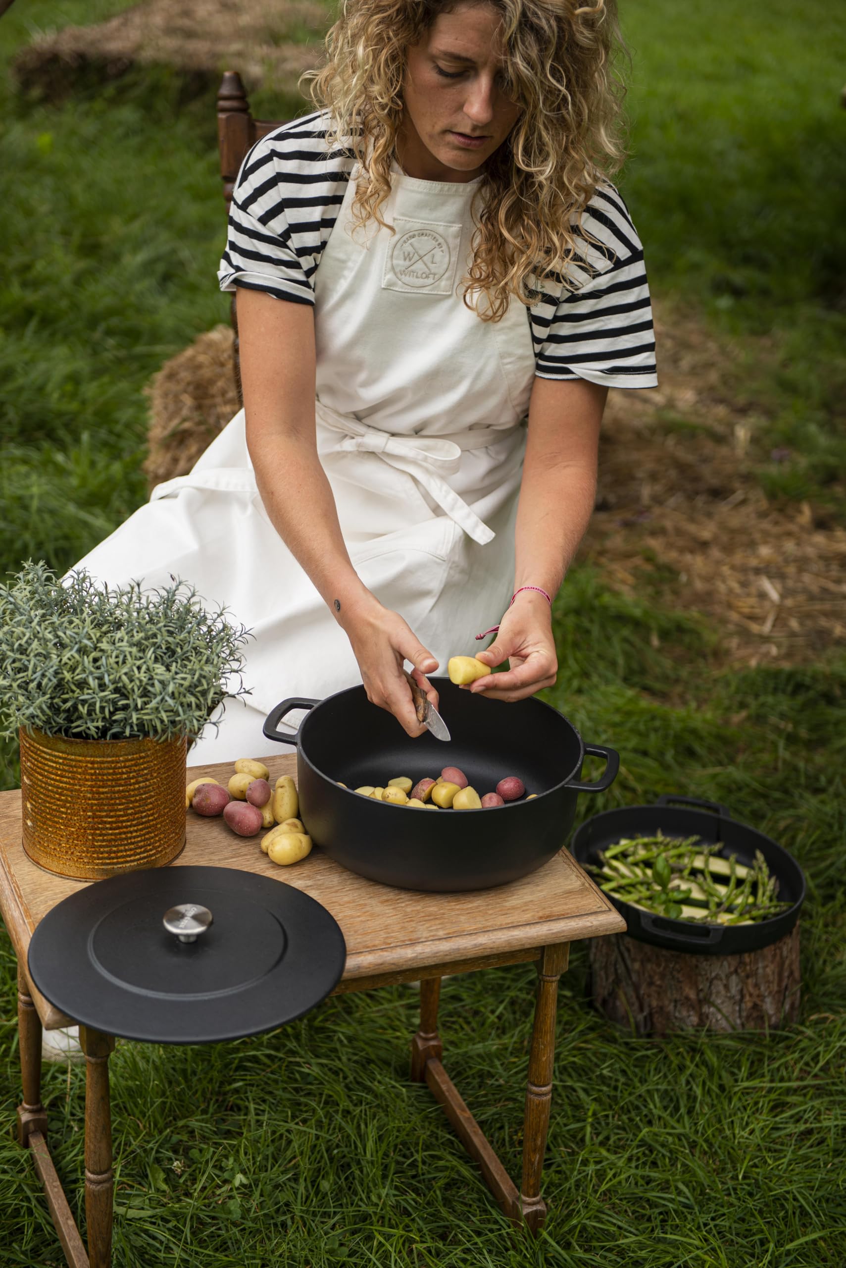 Sous-Chef Dutch Oven - 6 Qt Enameled Cast Iron Pot with Lid - Perfect for Braising, Baking & Slow Cooking - Stovetop to Oven Safe - Ideal for Soups, Stews & Bread Making