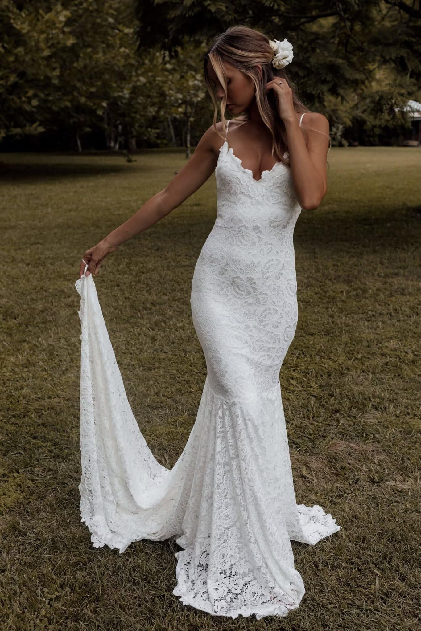 2024 Elegant Lace Beach Wedding Dresses for Bride - Long Mermaid Bridal Gowns for Women | Perfect for Destination Weddings, Beach Ceremonies & Romantic Photoshoots