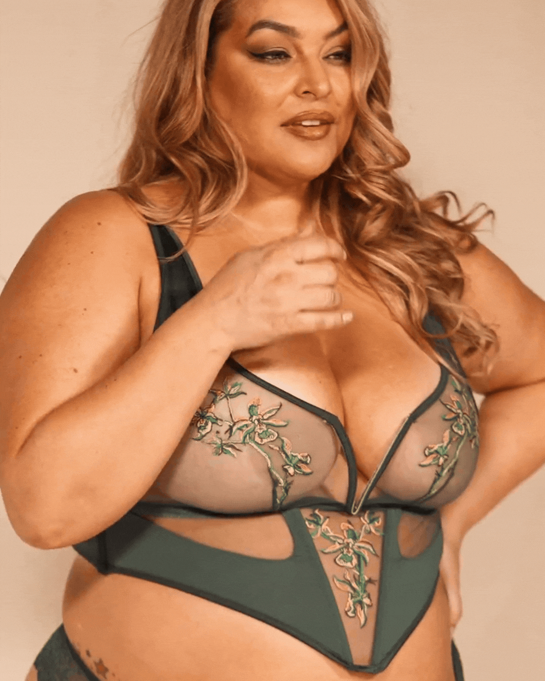 Cyrene Bodice - Elegant Emerald Green Corset Top for Women | Perfect for Cosplay, Renaissance Fairs & Evening Parties