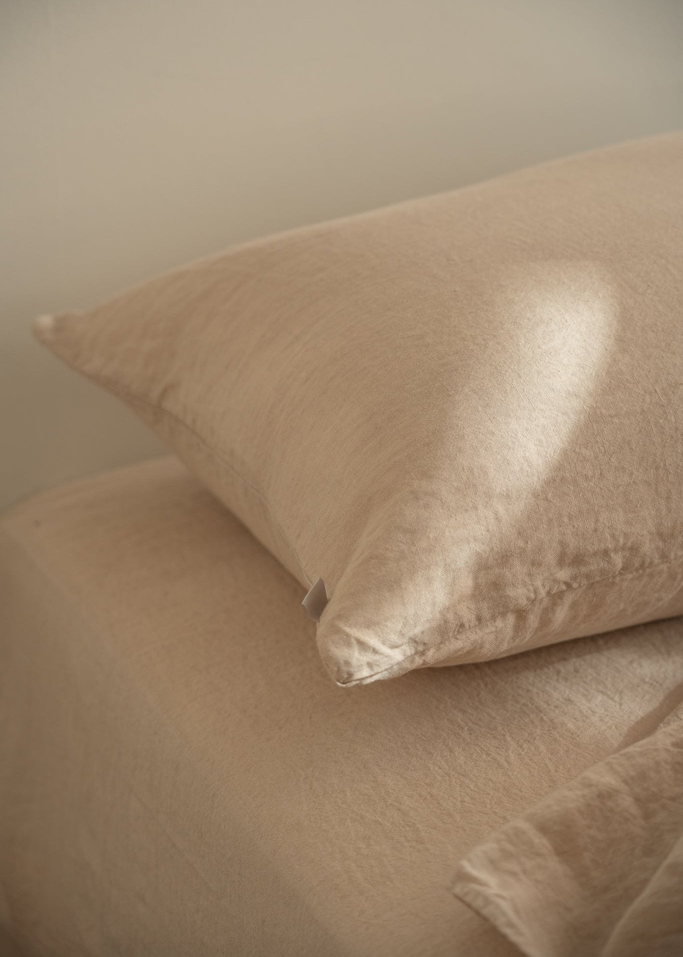 Premium Linen Pillowcase for Better Sleep - Soft & Breathable Bedding for Hot Sleepers - Perfect for Home, Hotel & Travel Use