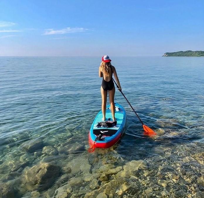 Freein 11' Explorer Inflatable Stand Up Paddle Board with Dual Action Pump & Camera Mount - Light Blue SUP Package for Lakes, Rivers & Ocean Paddling