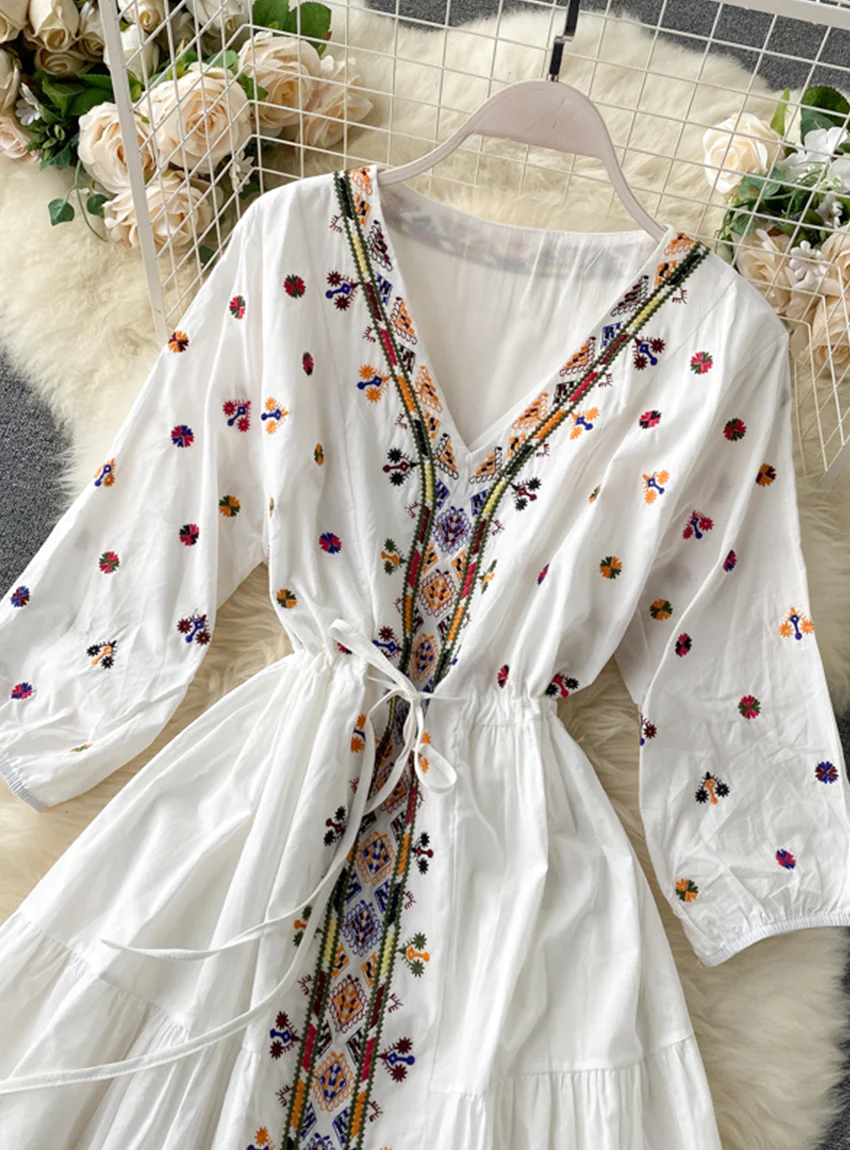 Elegant A-Line V-Neck Embroidered Long Sleeve Dress for Women - Perfect for Weddings, Parties & Formal Occasions