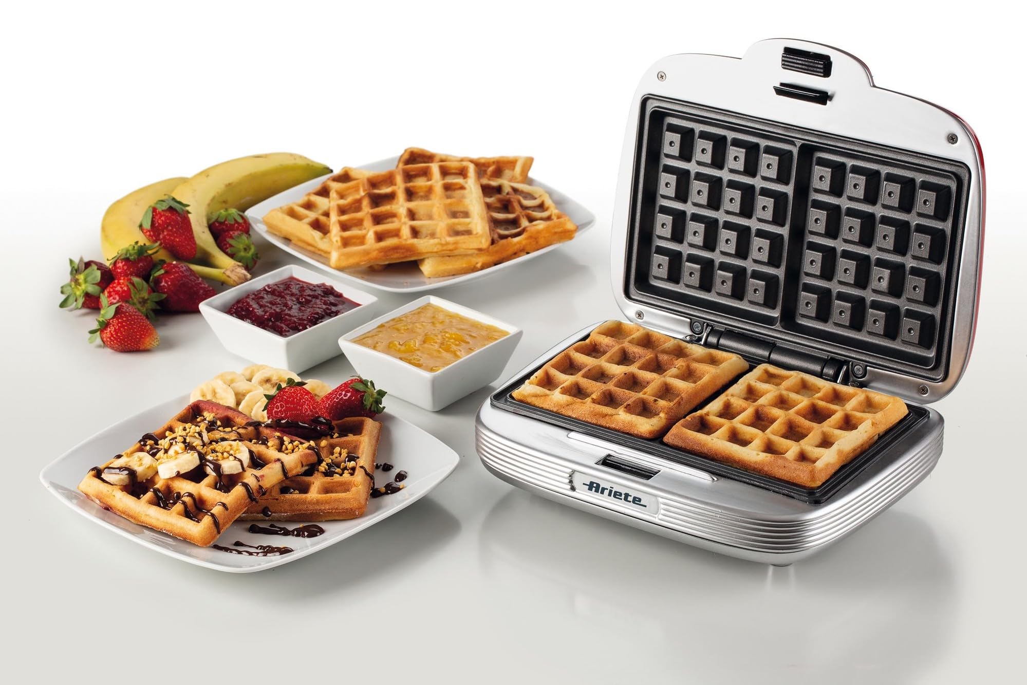 Ariete 1973 Non-Stick Waffle Maker 700W - Red Electric Waffle Iron with Removable Plates - Perfect for Breakfast, Brunch & Party Snacks
