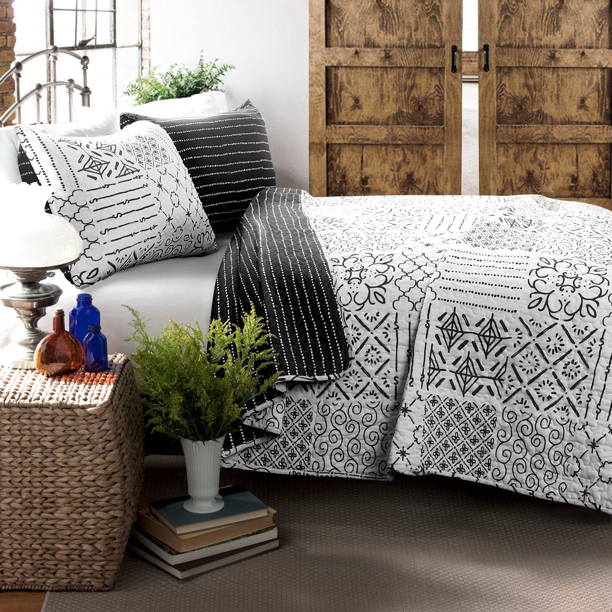 Monique 3-Piece Quilt Set - Queen Size Bedding, Soft Microfiber Comforter with Matching Pillow Shams - Perfect for Cozy Bedrooms & Guest Rooms