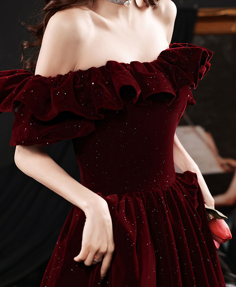 Elegant Burgundy Velvet Long Prom Dress for Women - Formal Evening Gown for Bridesmaids, Homecoming, and Special Occasions