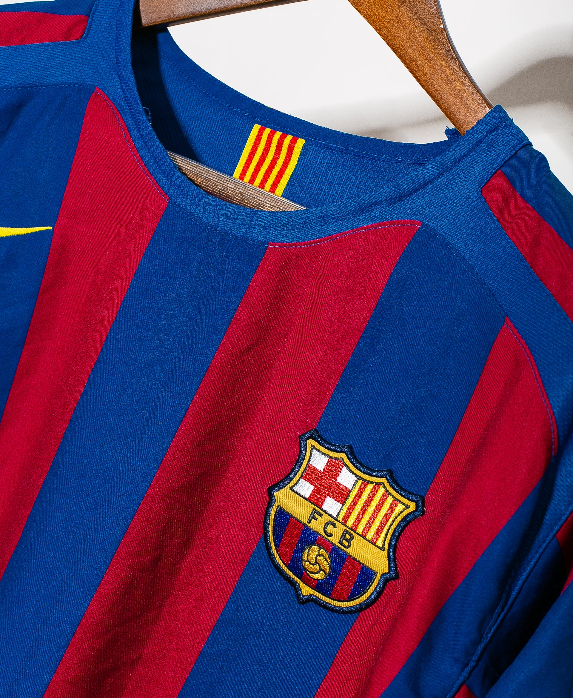 2005 FC Barcelona Home Jersey #19 Lionel Messi - XL Size - Authentic Soccer Shirt for Fans & Collectors - Perfect for Games, Parties & Sports Events