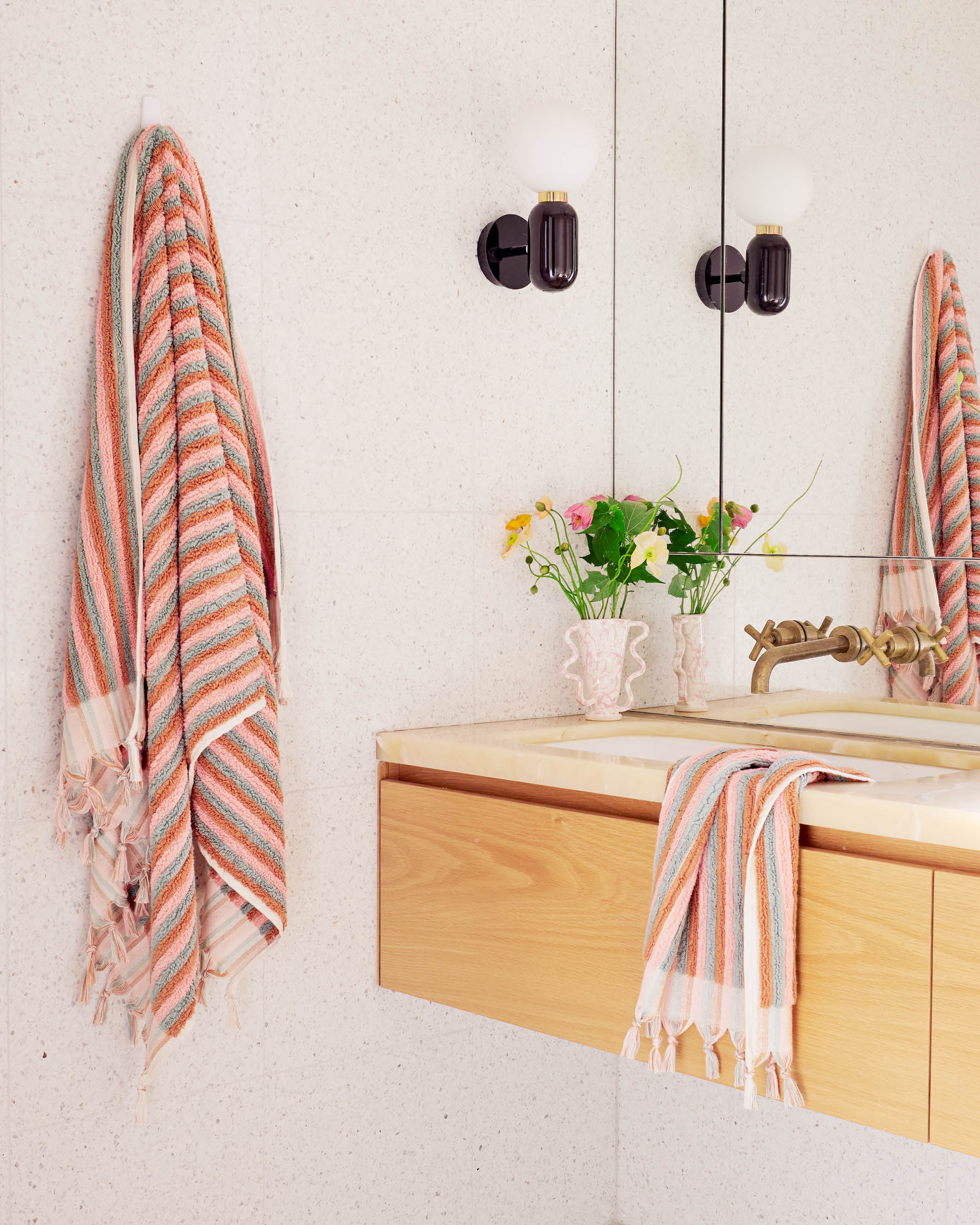 Premium Turkish Bath Towel - Ultra Soft & Absorbent, Luxury Spa & Beach Towel for Home, Gym, and Travel - Candy Lane Fine Lines Collection