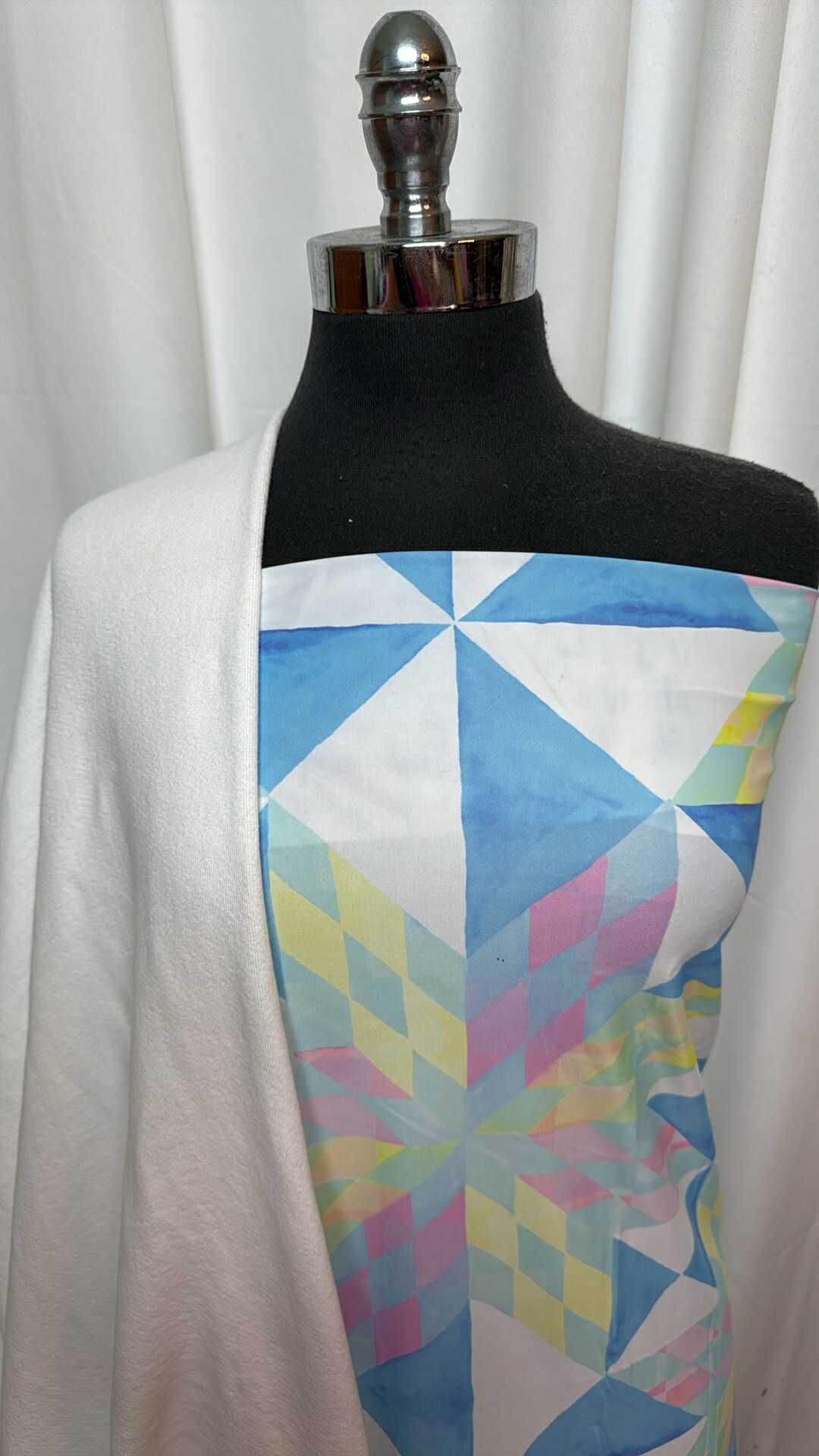 WHITE/GEO TILES BUNDLE - 1 Yard Geometric Swim Fabric & 2 Yards White Cotton Fabric (A27489) - Perfect for Swimwear, Beach Cover-Ups, and Summer Fashion Projects
