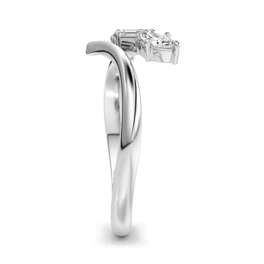 Exquisite Mixed Cut Three Stone Lab Grown Diamond Promise Ring - Perfect for Engagements, Anniversaries & Romantic Gifts