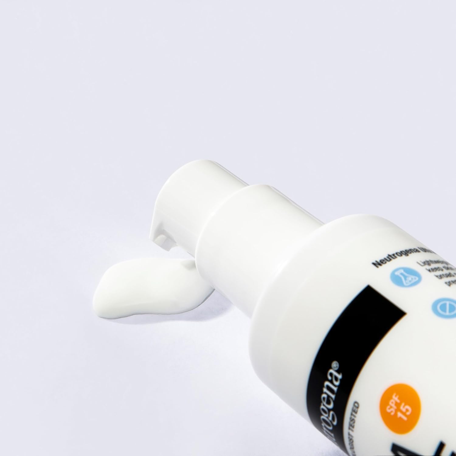 Neutrogena Oil-Free Facial Moisturizer with SPF 15 Sunscreen | Fragrance-Free & Non-Greasy | 24-Hour Hydration for Normal to Oily Skin | Dermatologist Recommended | Daily Use for Sun Protection & Lightweight Moisturizing