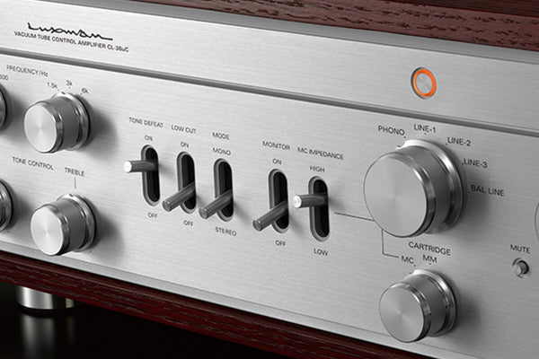 Luxman CL 38uC Vacuum Tube Preamplifier - High-End Audio Preamplifier for Home Stereo & Hi-Fi Systems - Perfect for Audiophiles & Music Studios