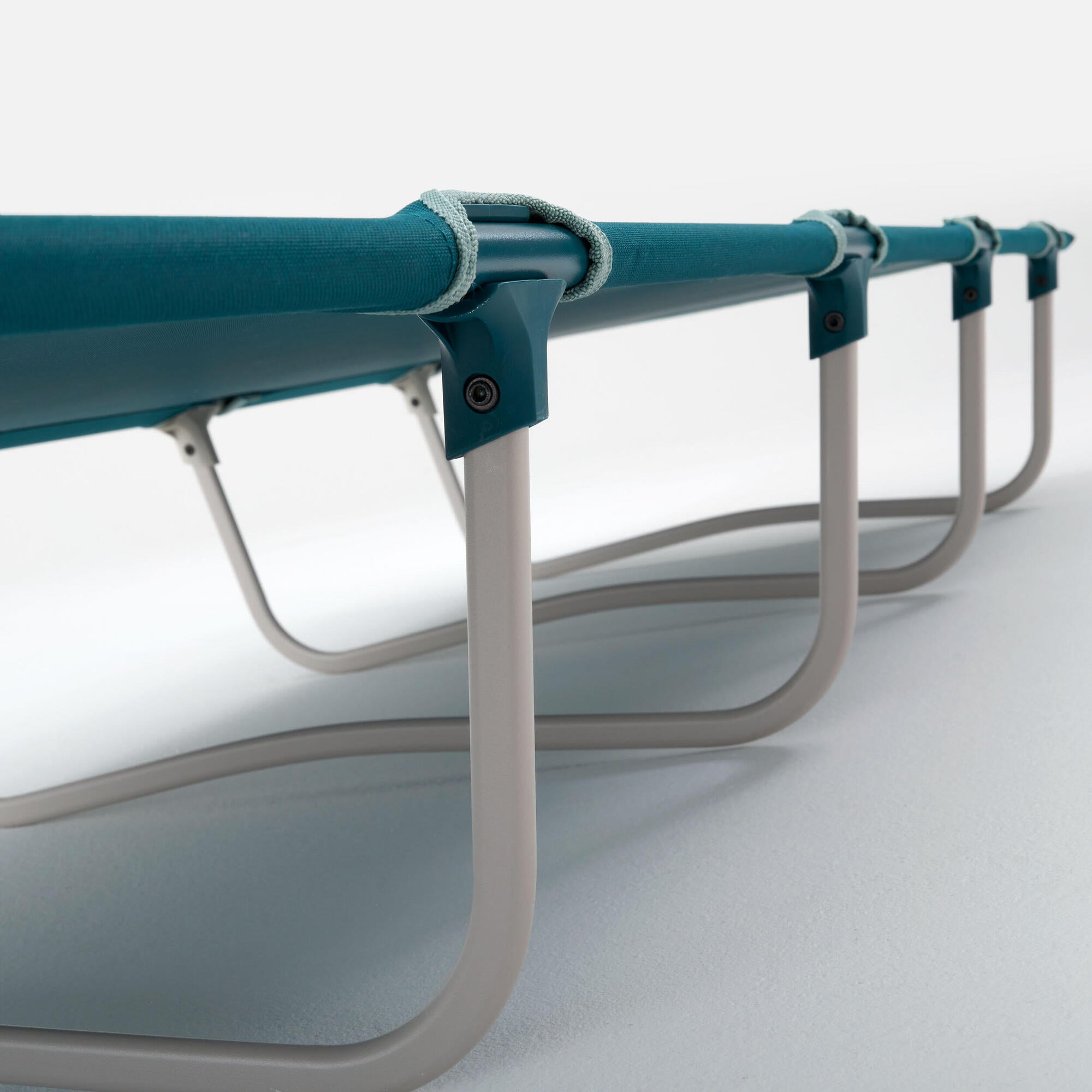 Quechua 24 Camp Bed - Portable Folding Cot for 1 Person - Lightweight & Compact for Camping, Hiking & Outdoor Adventures