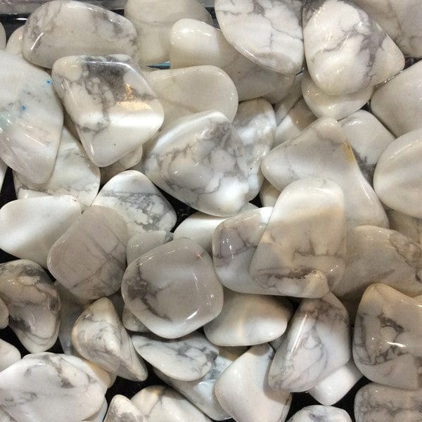 Natural Howlite Tumbled Pocket Stone - Healing Crystal for Stress Relief, Meditation & Positive Energy - Perfect for Anxiety Relief, Spiritual Growth & Daily Carry
