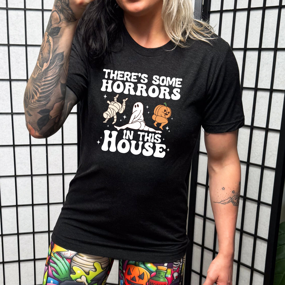 Unisex Horror Movie T-Shirt - 'There's Some Horrors In This House' Graphic Tee for Halloween, Cosplay & Horror Fans