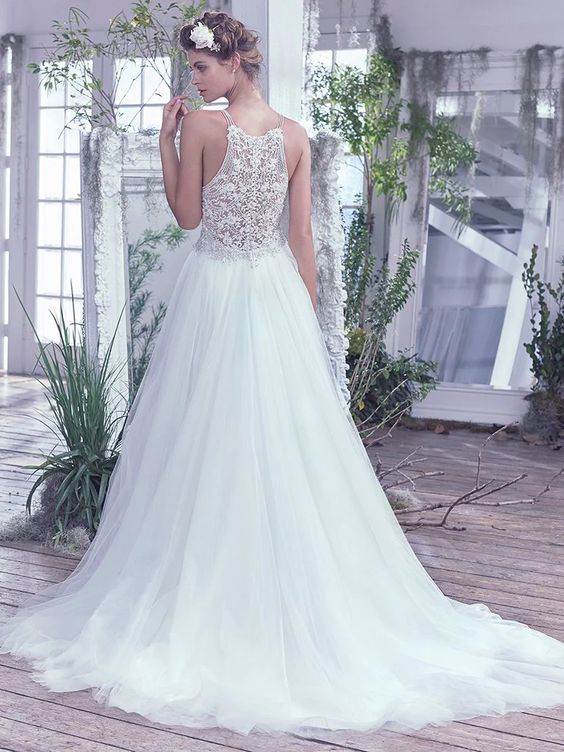 Maggie Sottero Lisette Sample Wedding Gown - Elegant Lace Bridal Dress for Bride, Perfect for Church Ceremony & Formal Reception