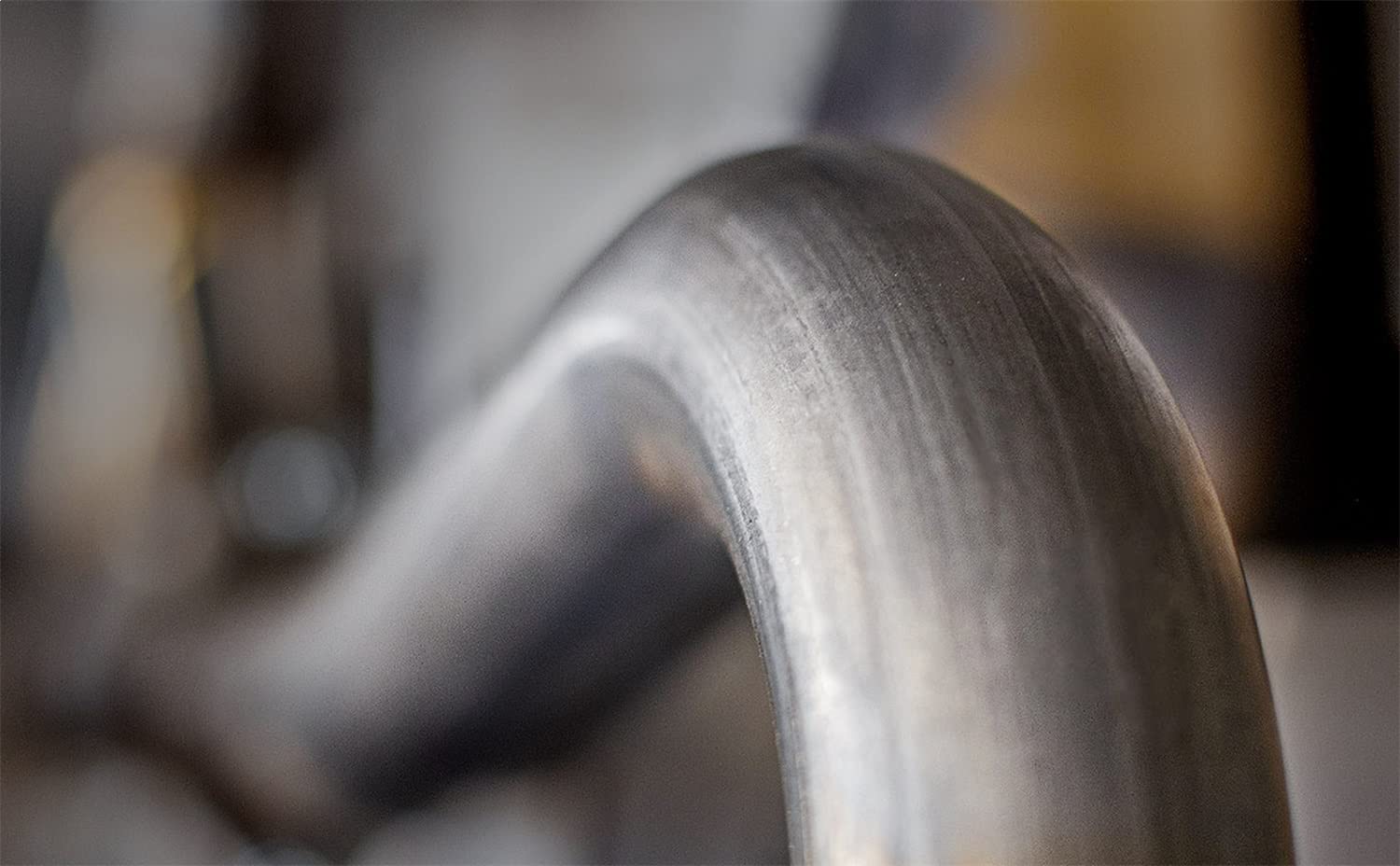 90 Degree Bend Pipe - Stainless Steel Elbow Fitting for Plumbing, HVAC, and Industrial Use - Perfect for Water, Gas, and Air Flow Systems