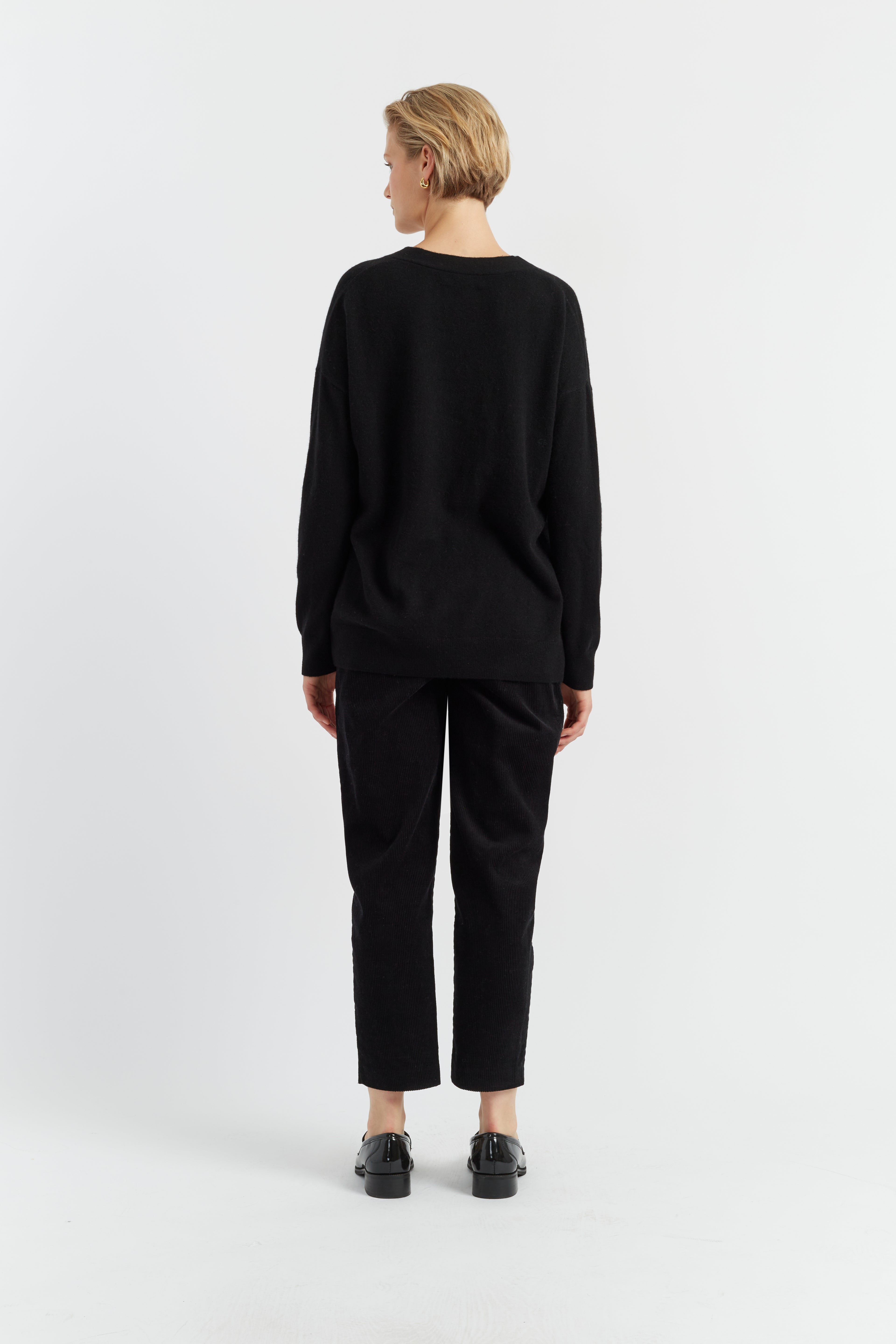 Luxury Black Cashmere V-Neck Sweater for Women - Soft & Warm Winter Pullover - Perfect for Office, Date Night & Holiday Outfits
