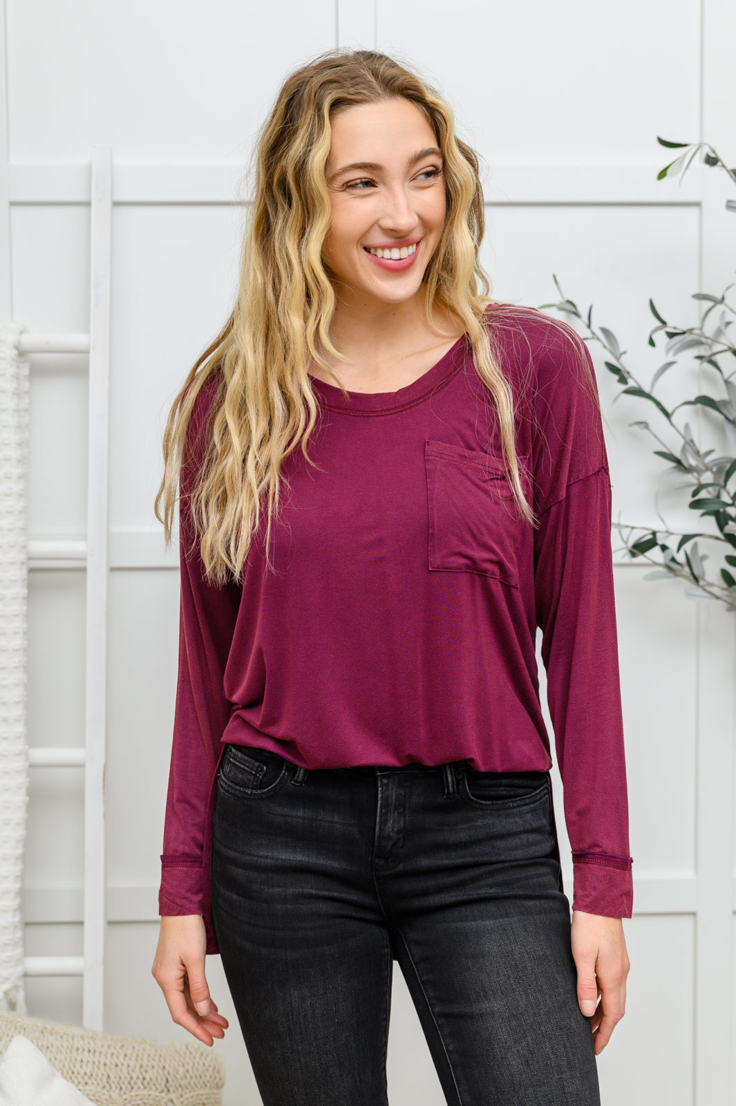 Stylish Burgundy Long Sleeve Knit Top with Pocket - Perfect for Fall Layering & Casual Outfits