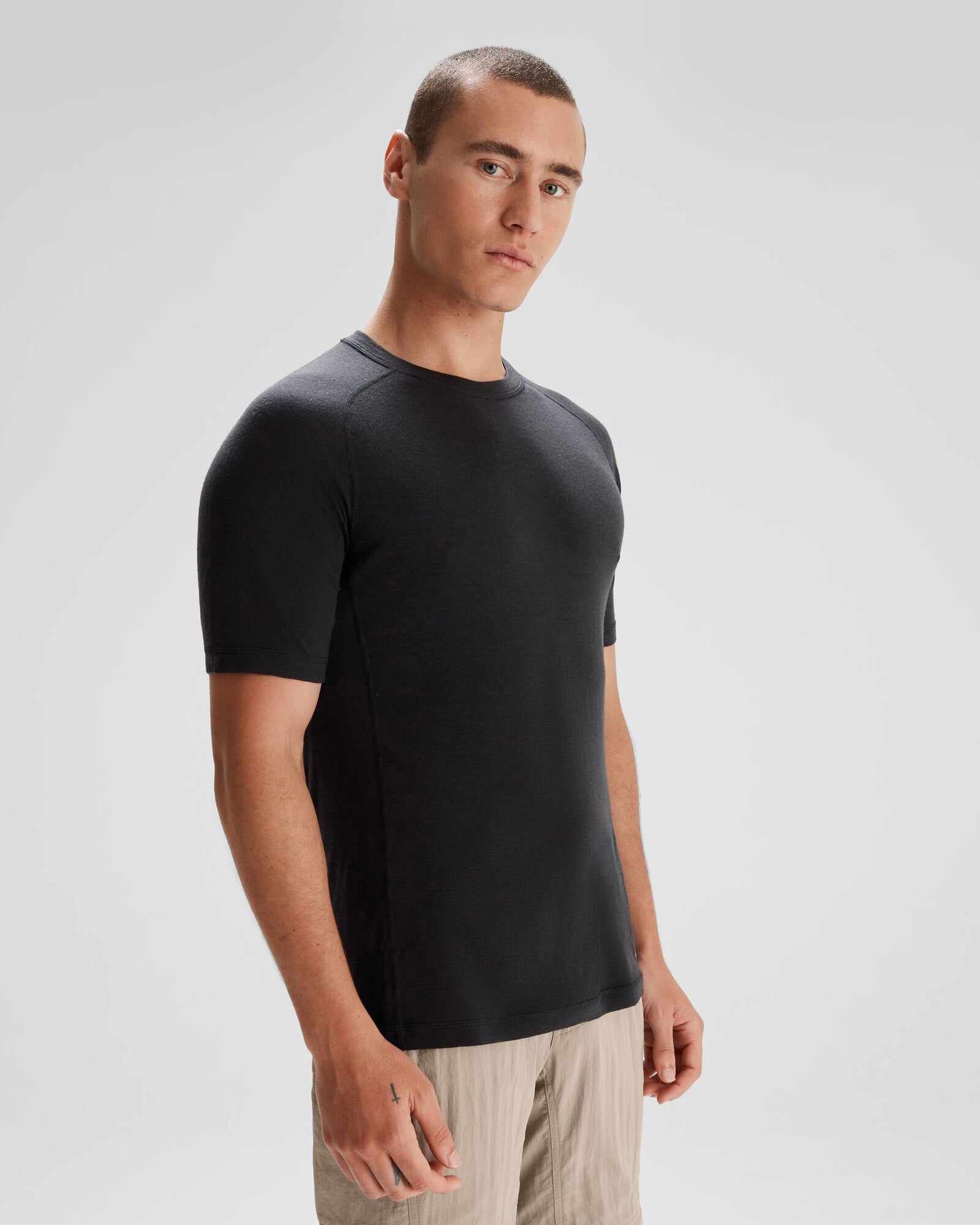 Men's K Merino 125 Baselayer T-Shirt - Black Stingray | Thermal Underwear for Hiking, Skiing & Outdoor Activities
