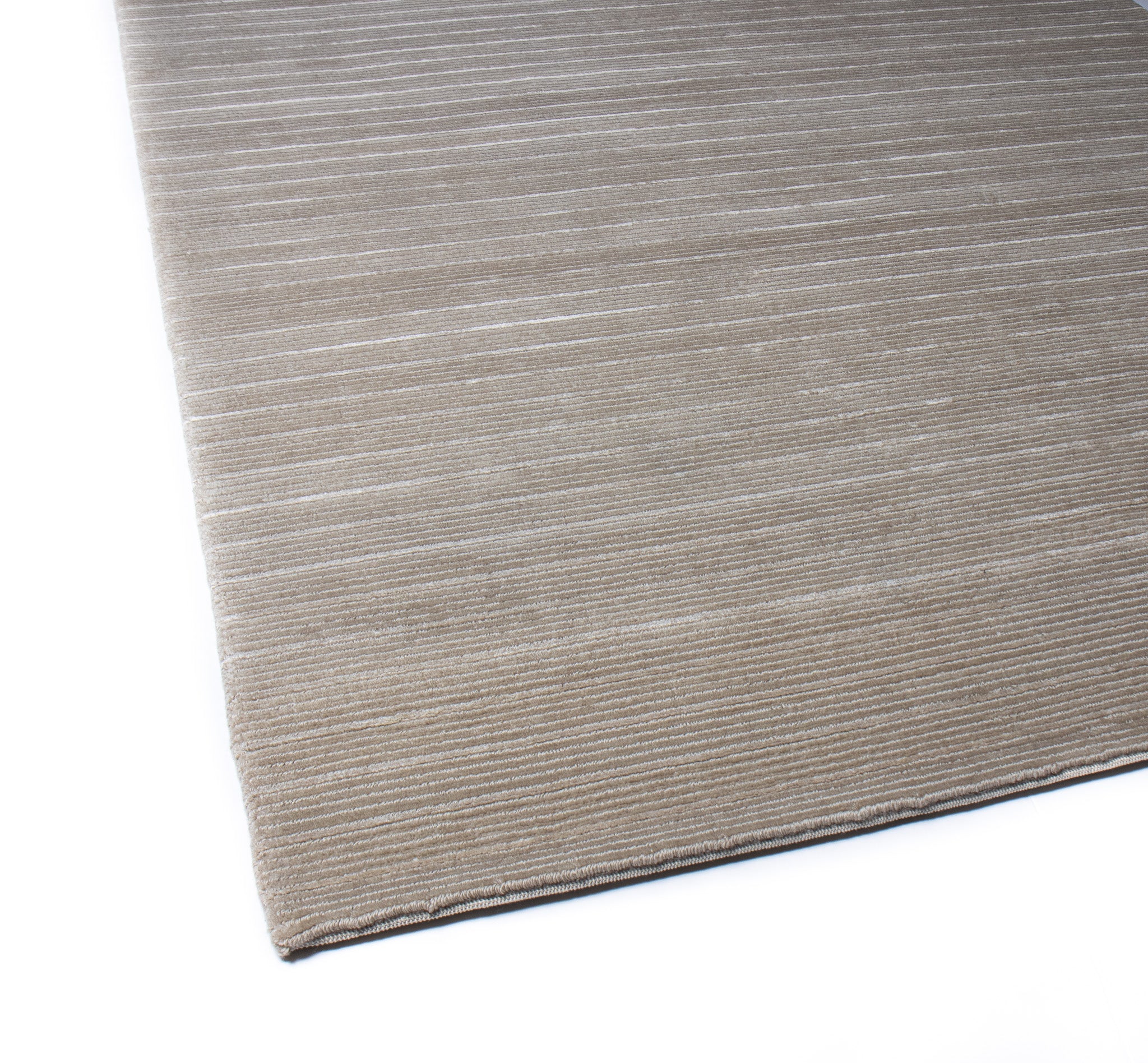 Mesola Rug - Soft and Durable Handmade Area Rug for Living Room, Bedroom, or Office - Perfect for Home Decor and Comfort