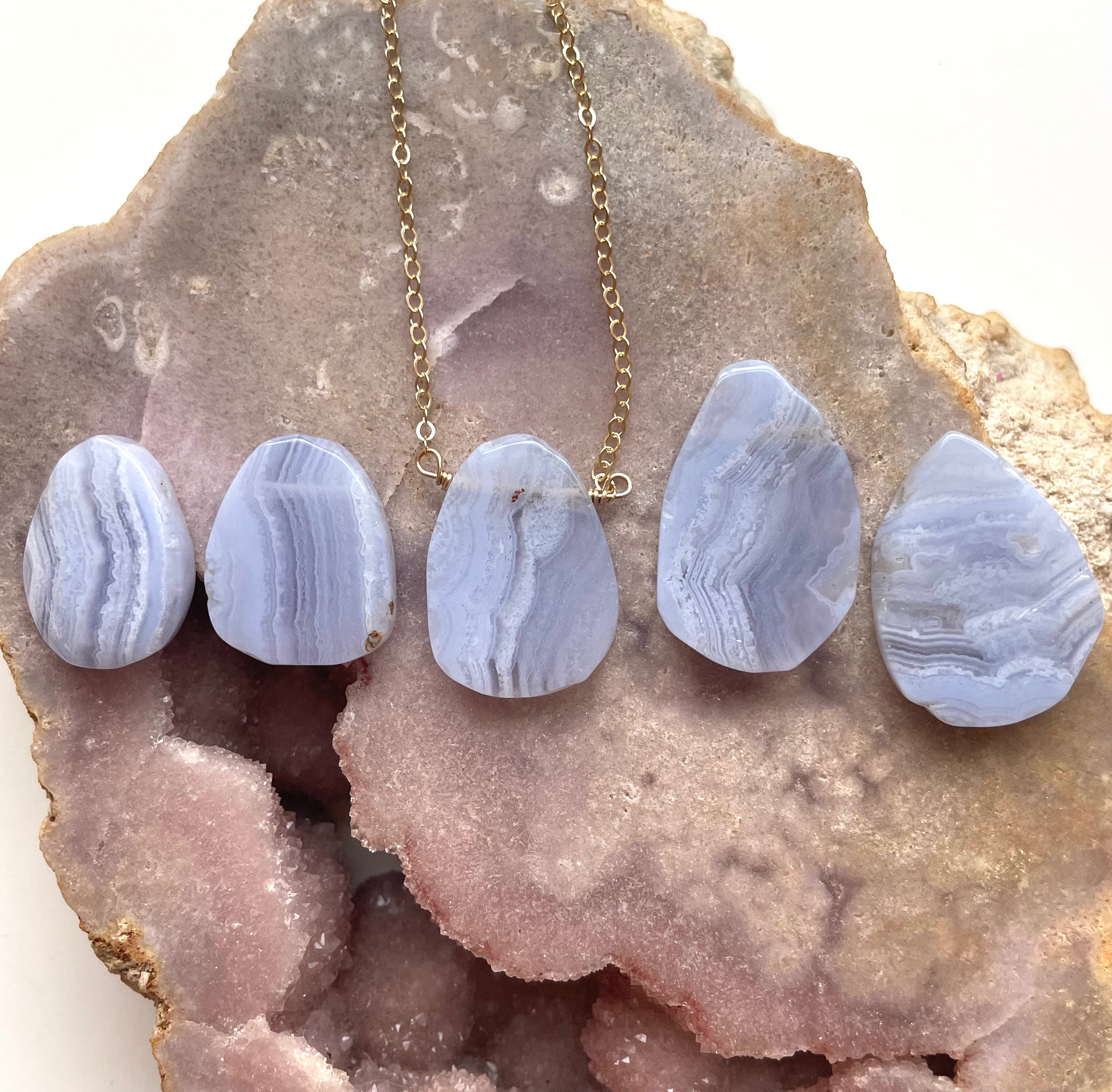 Blue Lace Agate Crystal Pendant Necklace - Healing Stone Jewelry for Women, Natural Gemstone Choker with Adjustable Chain, Perfect for Meditation, Yoga & Spiritual Gifts