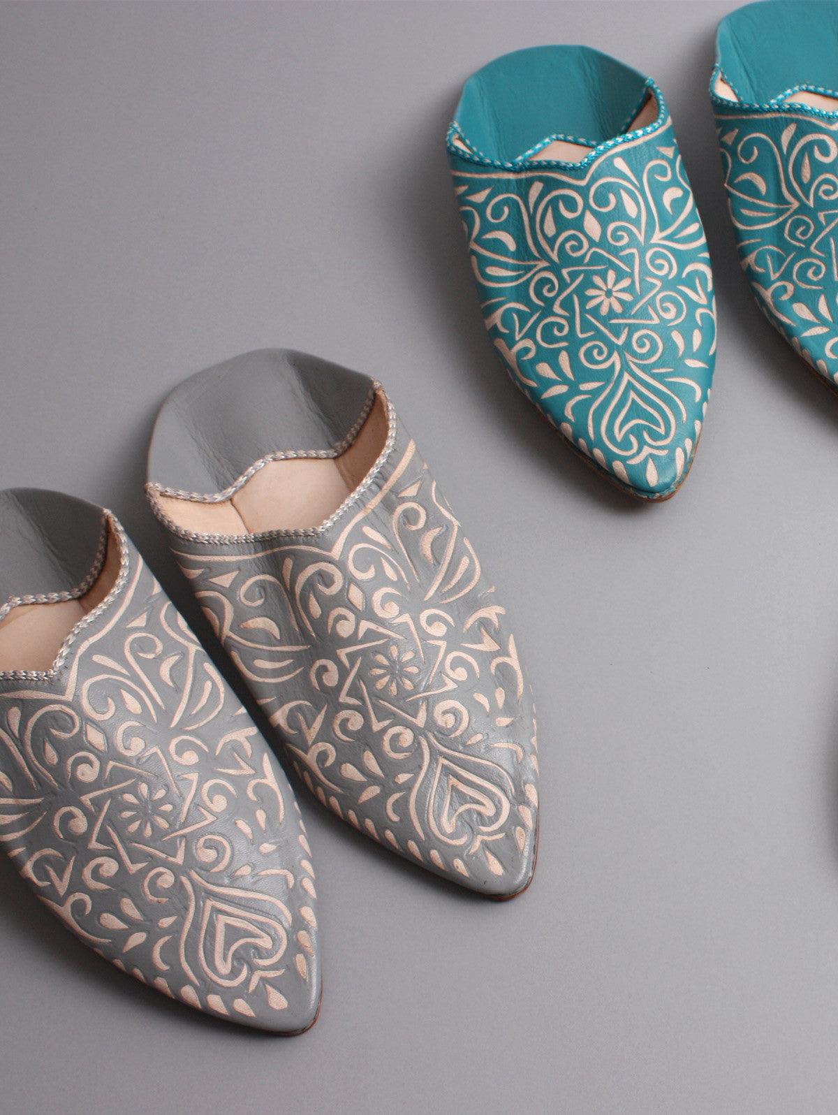 Authentic Moroccan Leather Babouche Slippers for Women & Men - Soft Grey Comfortable House Shoes | Perfect for Home, Lounge & Cultural Fashion
