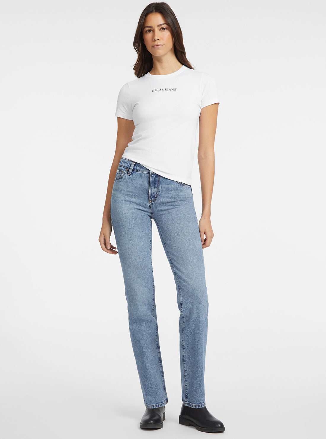 GUESS Jeans Women's White Short Sleeve Logo T-Shirt - Casual Cotton Tee for Everyday Wear, Street Style & Summer Outfits