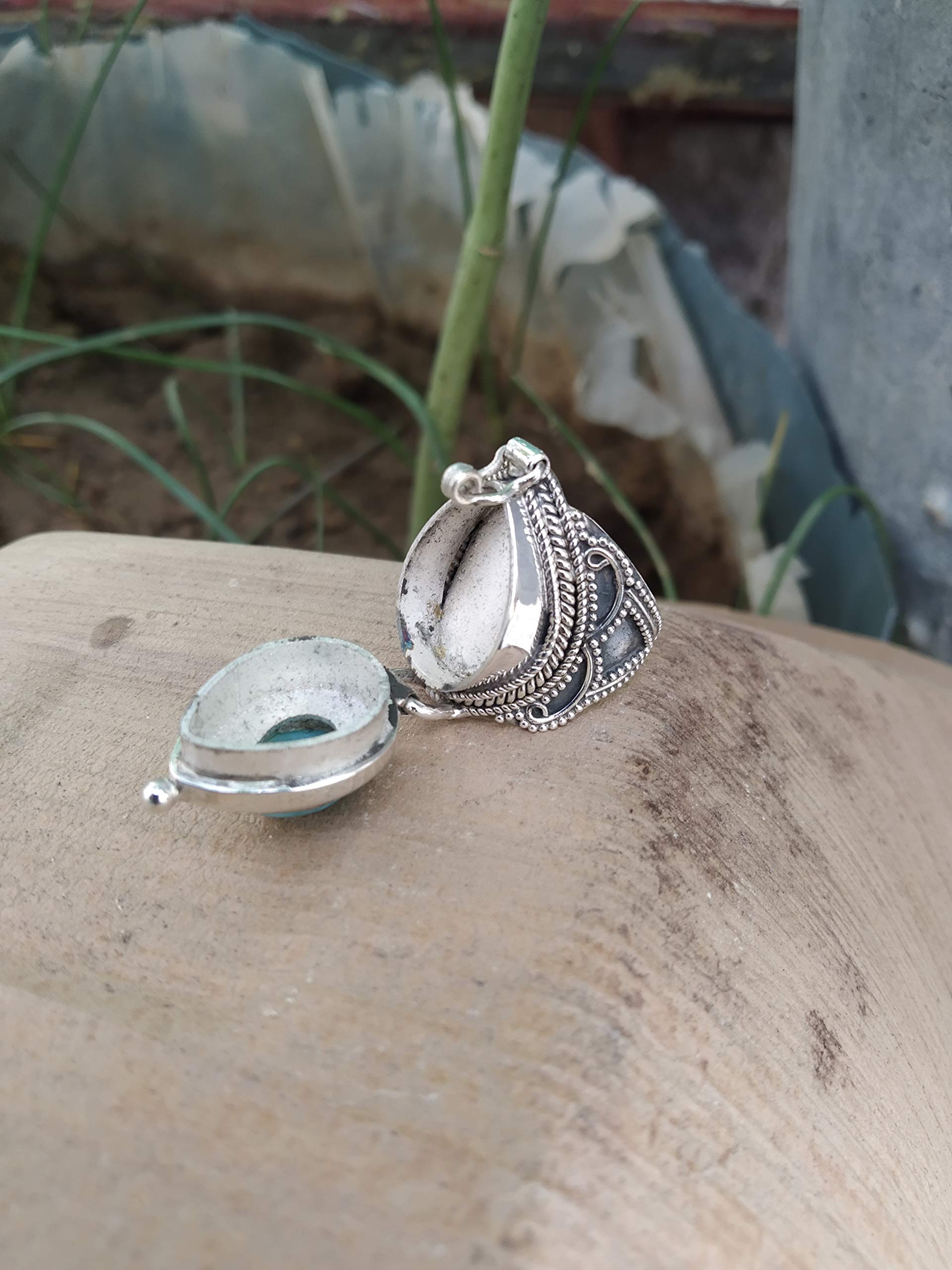 Larimar Poison Ring - Handmade 925 Sterling Silver Vintage Style Openable Secret Box Ring | Unique Mother's Day Gift for Women & Men | Perfect for Jewelry Collections, Special Occasions & Surprise Gifts